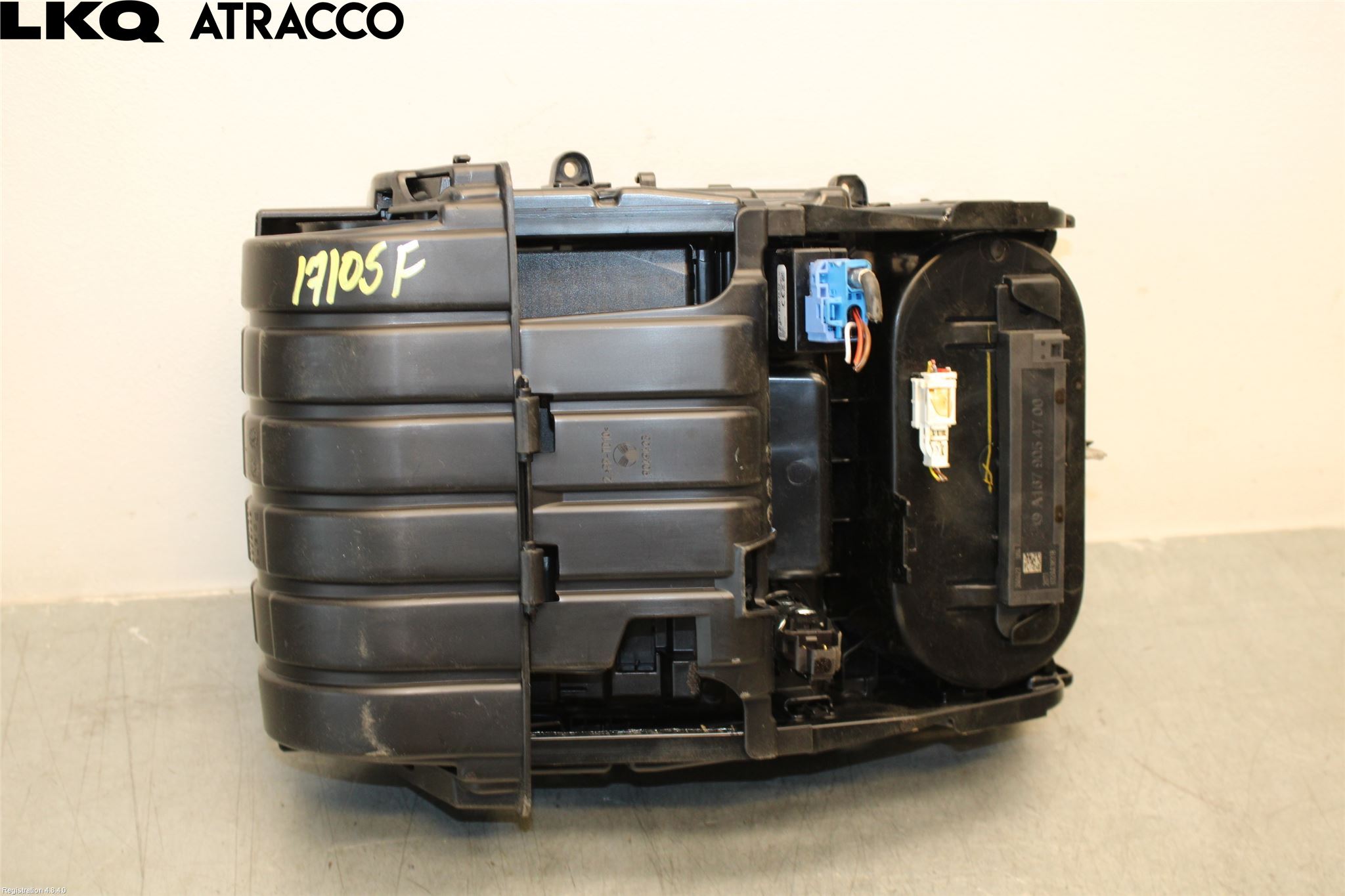 Mercedes-Benz MB EQB (X243) 22- Innr Konsoll-Lomme