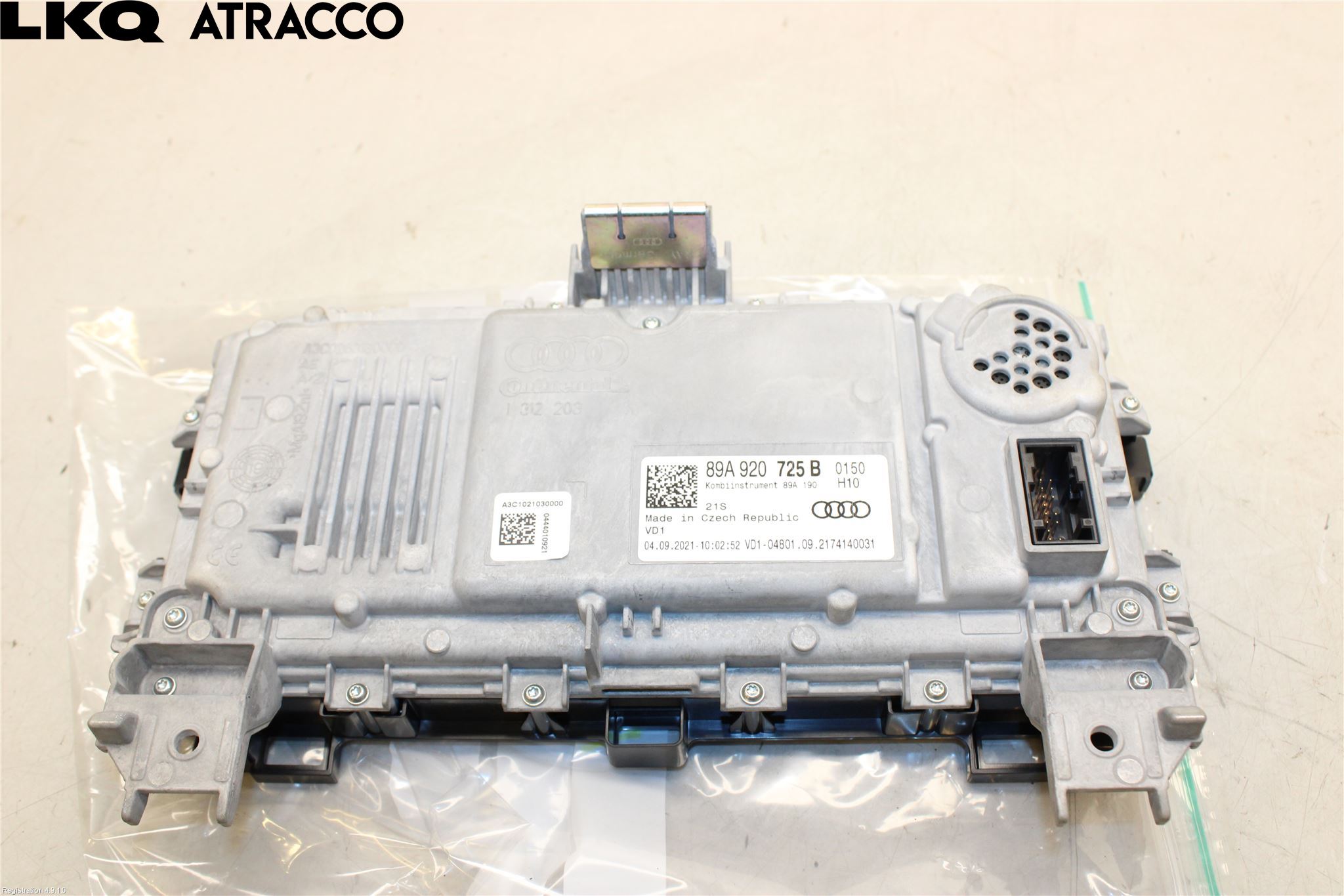 Audi Q4 E-TRON FZ 22- Instrumentkonsoll Midt