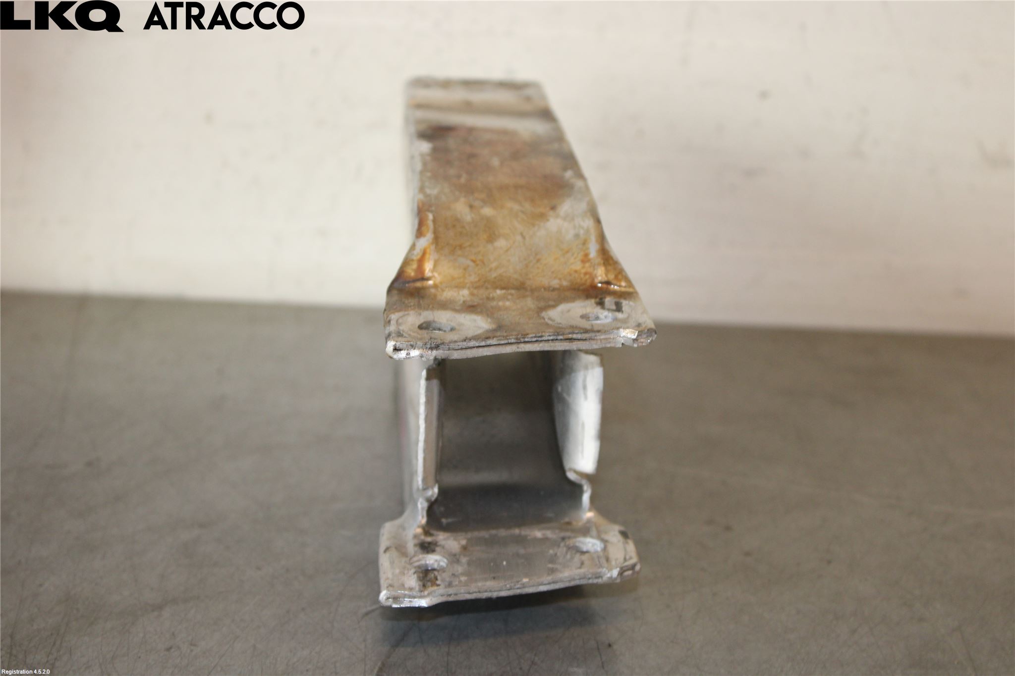 Mercedes-Benz MB E-KLASS (W212) 09-16 Støtfanger Foran Feste