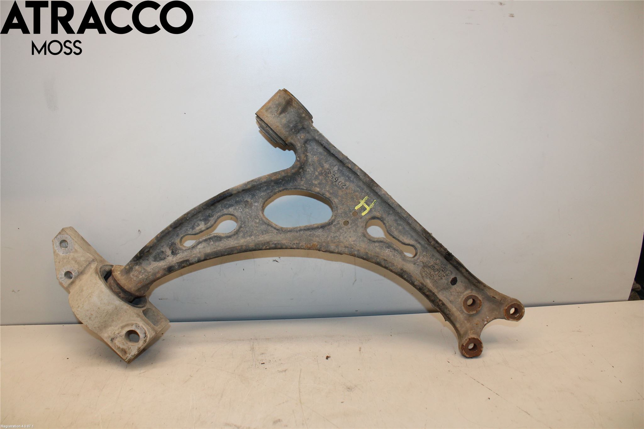 Volkswagen VW TOURAN 03-10 Bærearm Foran Høyre Nedre