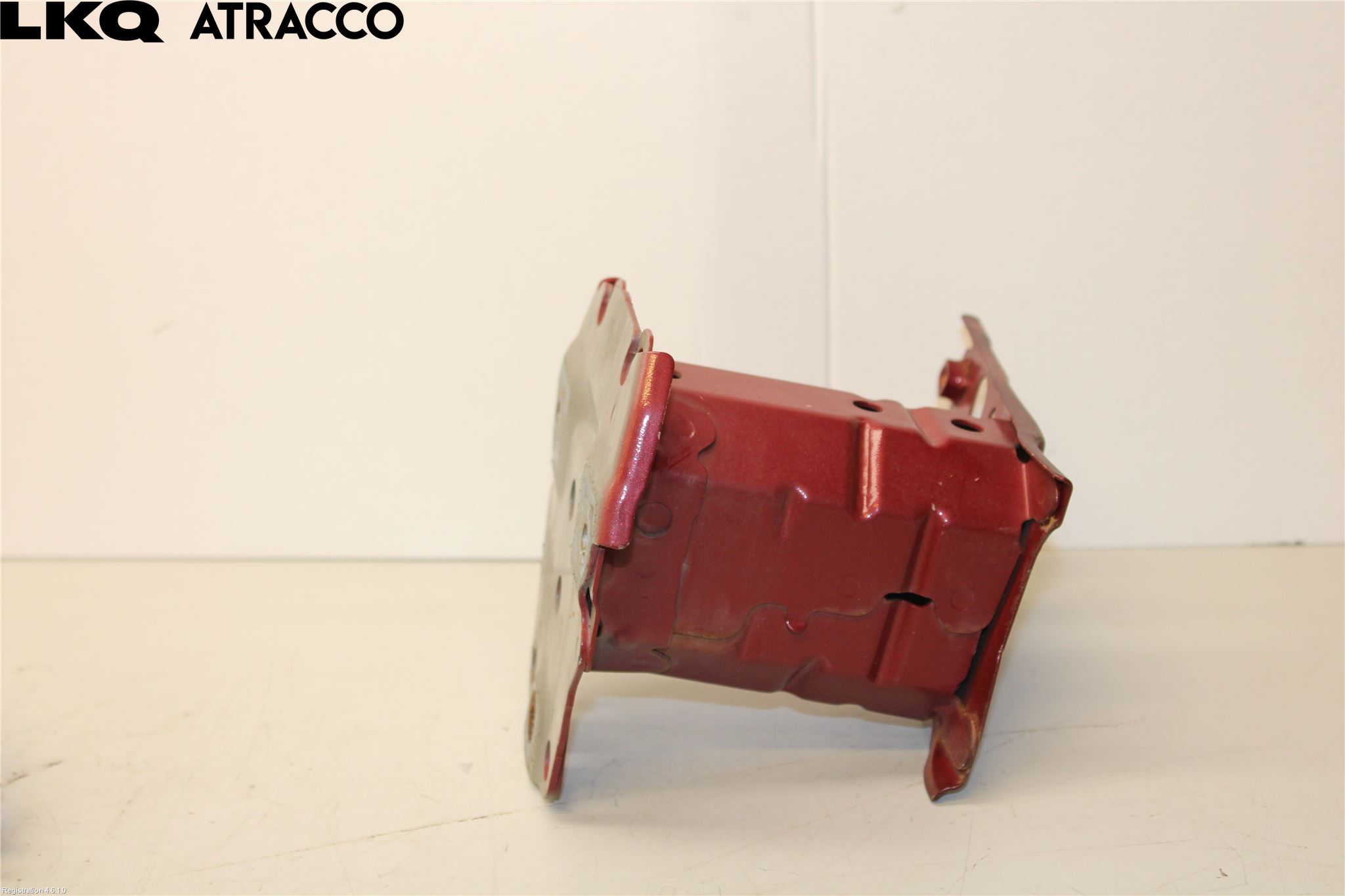 Toyota AURIS 13-19 Støtfangerfeste Bak Venstre