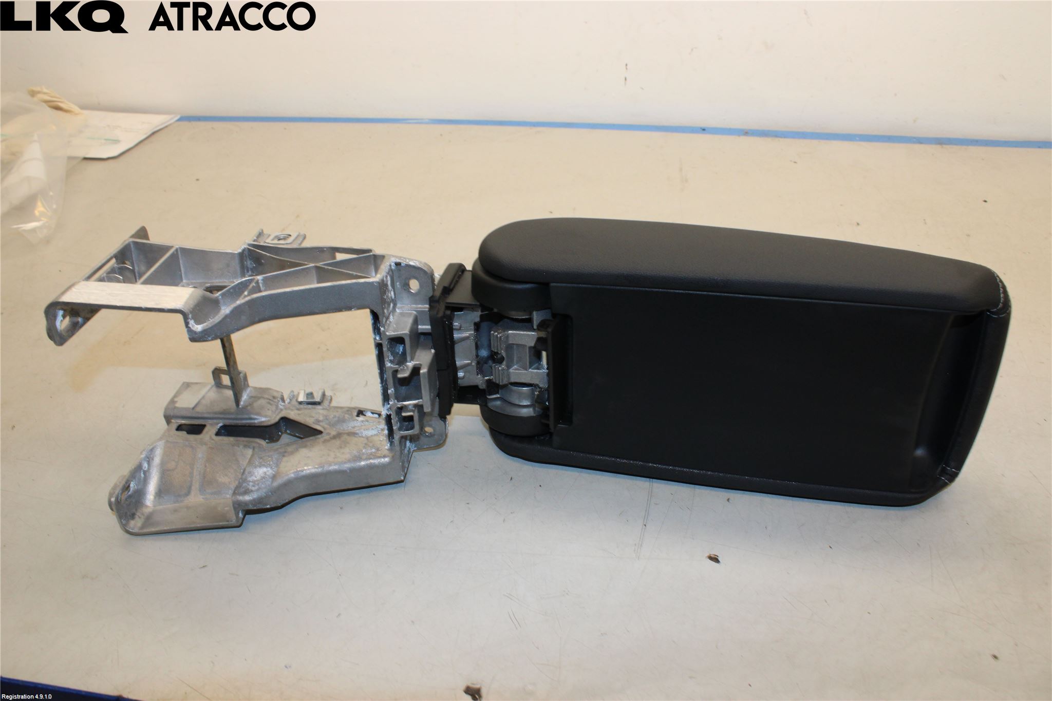 Audi Q4 E-TRON FZ 22- Innr Armlene