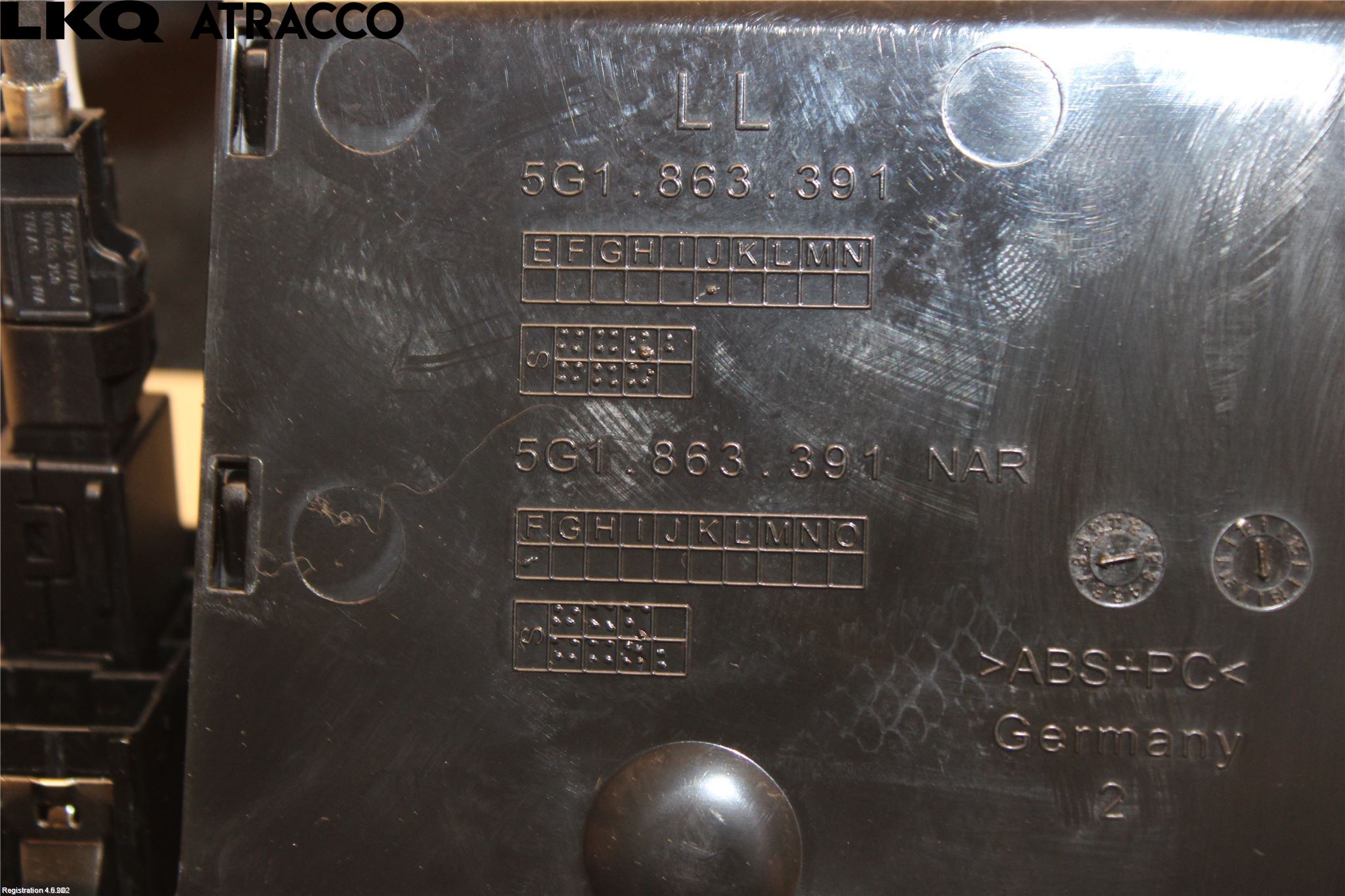 Volkswagen VW GOLF / E-GOLF VII 13-20 Innr Konsoll-Lomme