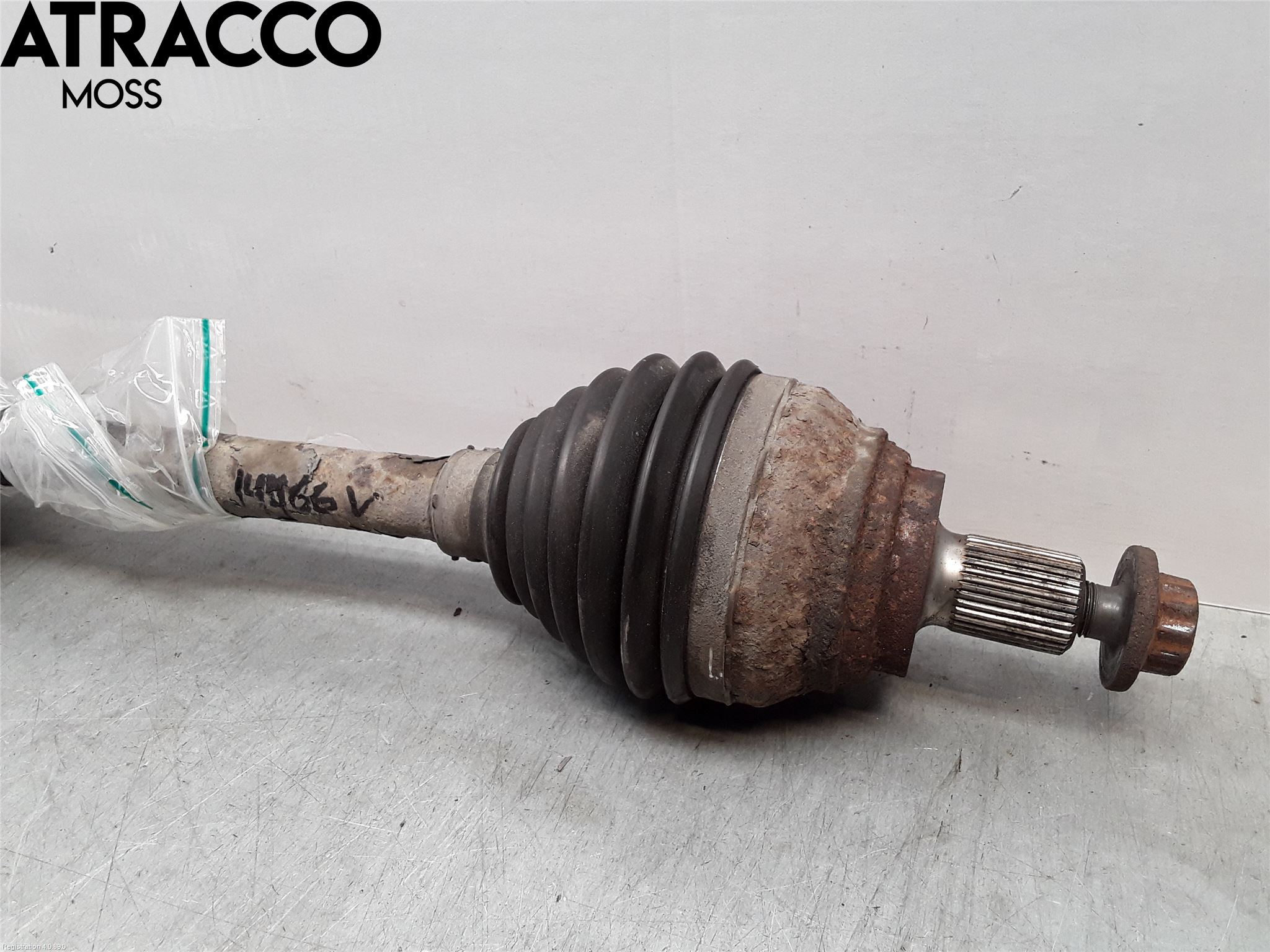 Volkswagen VW PASSAT 15-19 Drivaksel Foran Kompl Venstre