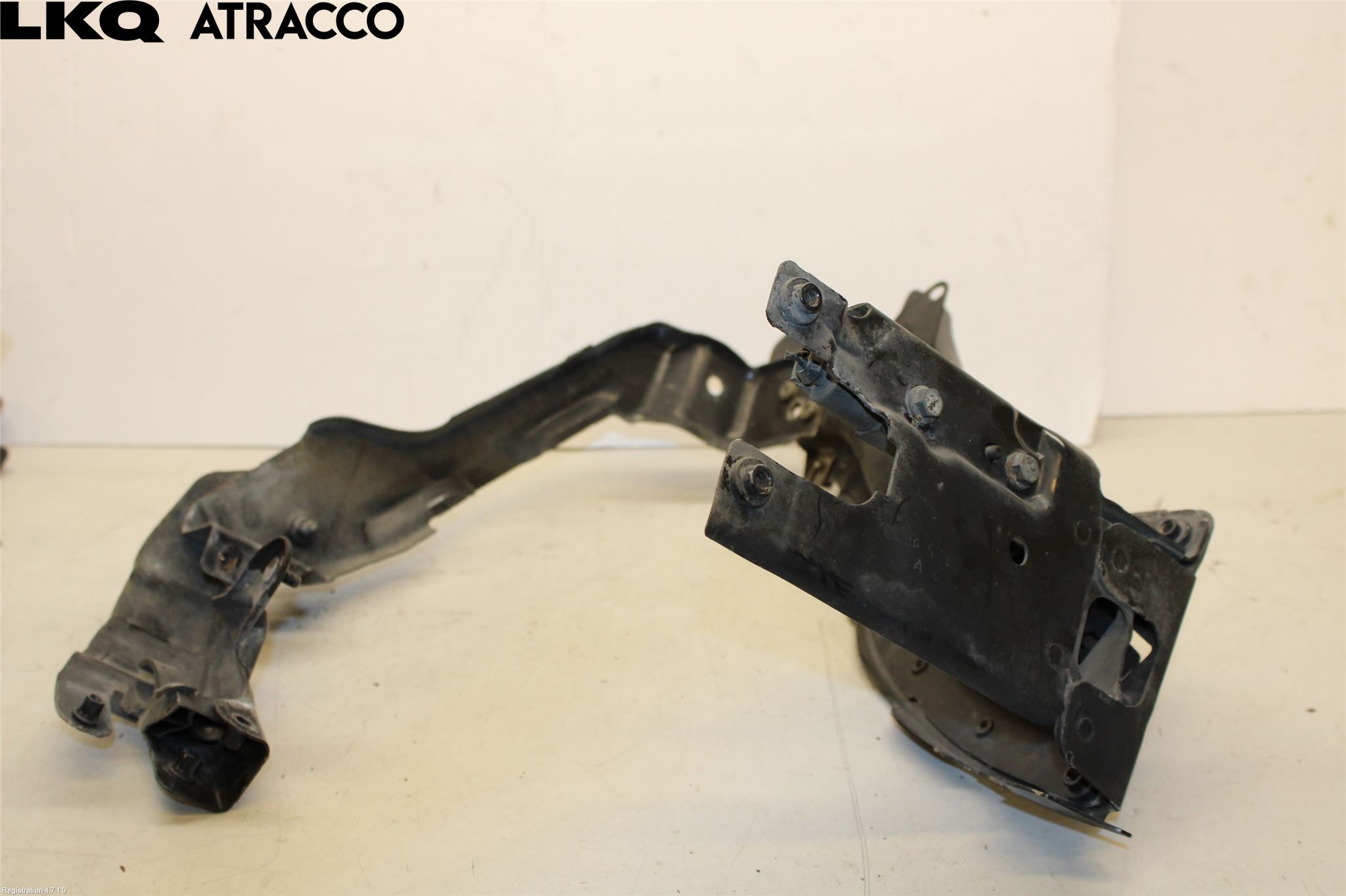 Mercedes-Benz MB E-KLASS (W211) 02-09 Frontlykt Holder-Feste