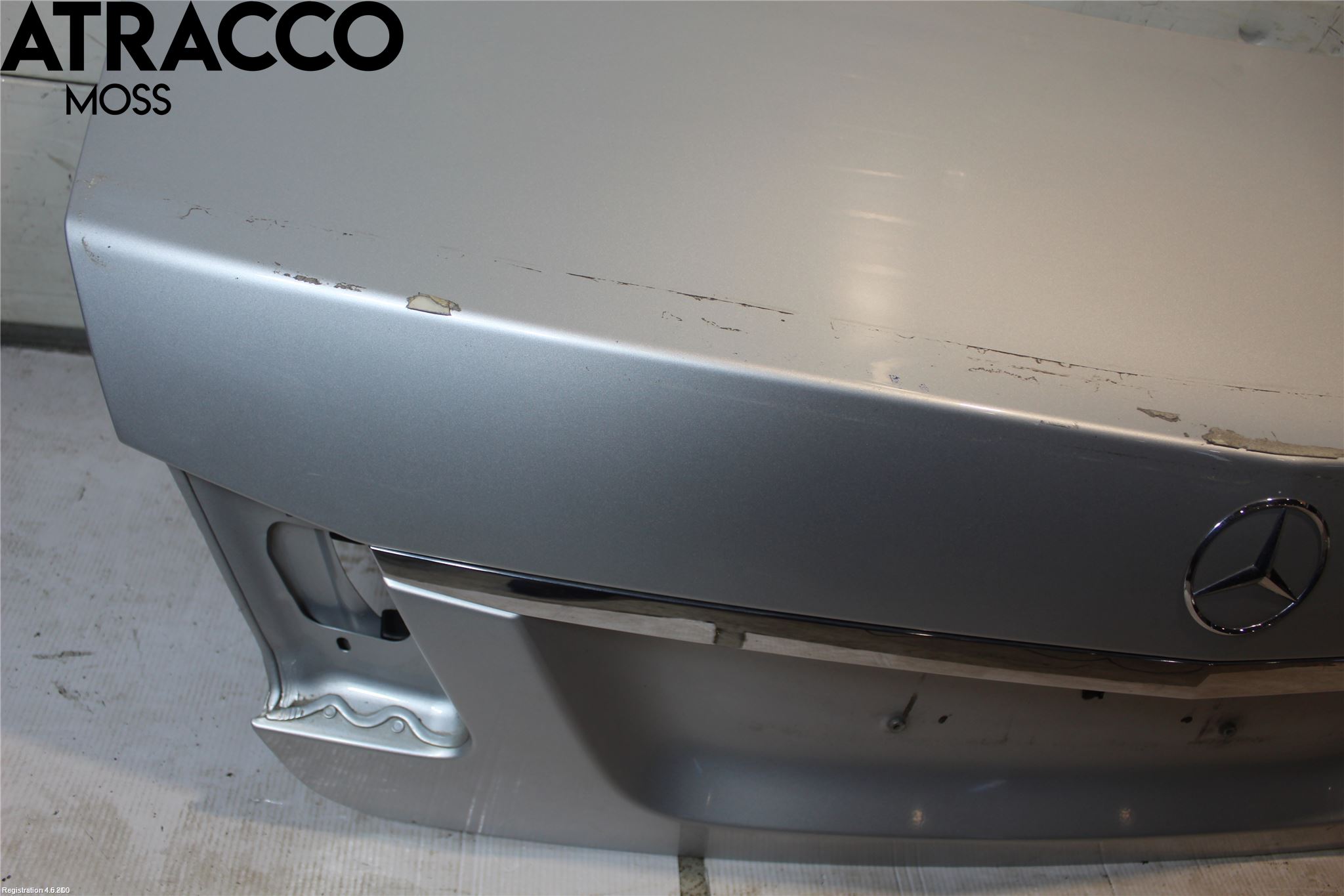 Mercedes-Benz MB E-KLASS (W212) 09-16 Bakluke Koffertlokk