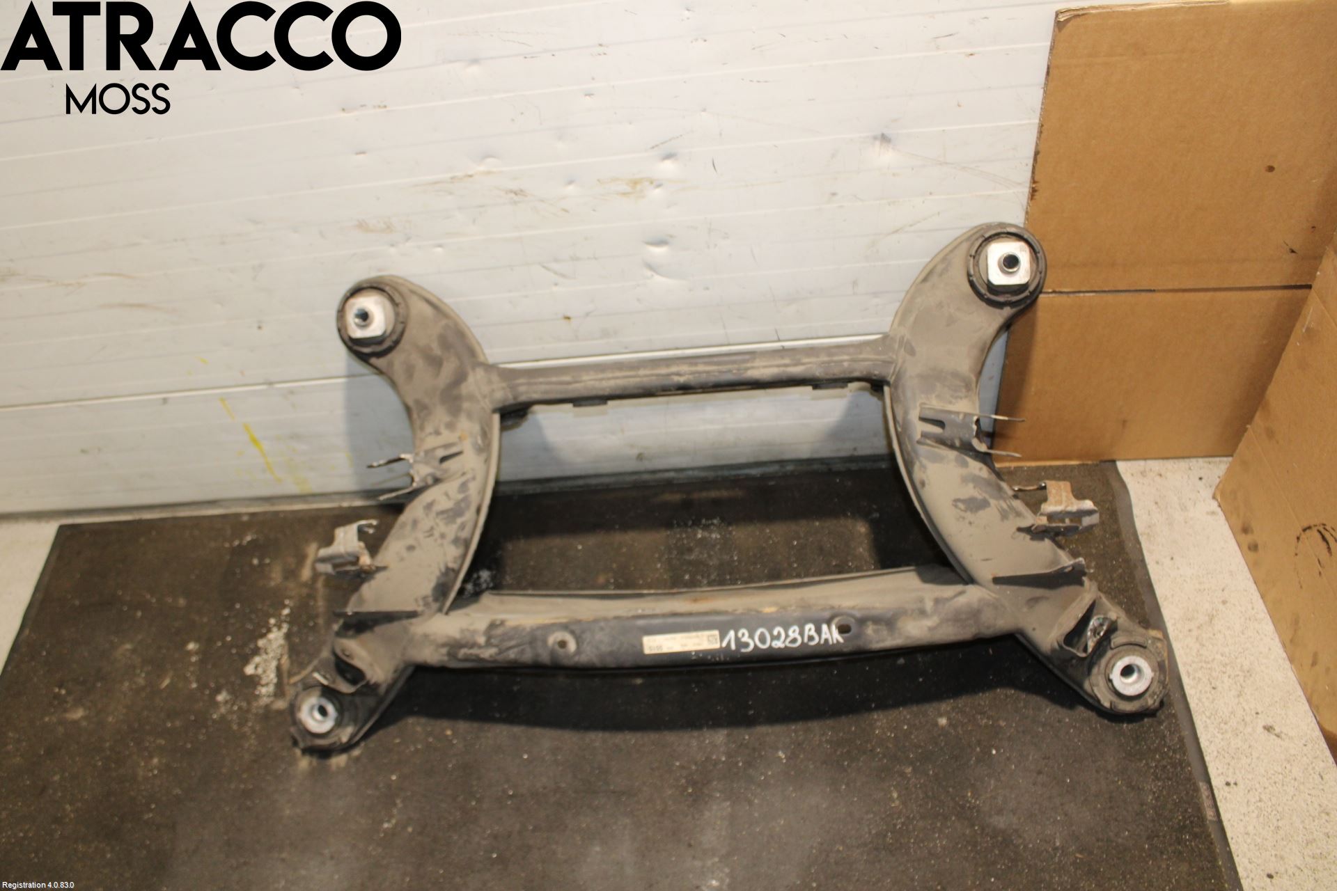 Mercedes-Benz MB C-KLASS (W205) 14-21 Bakaksel Feste Travers-Ramme