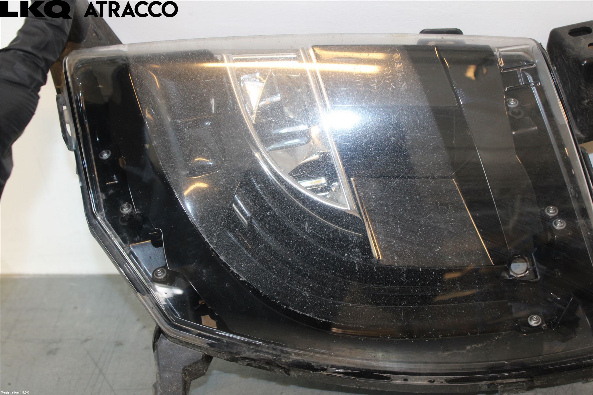 Tesla MODEL S 13- Frontlykt-Kurve-Tåkelys