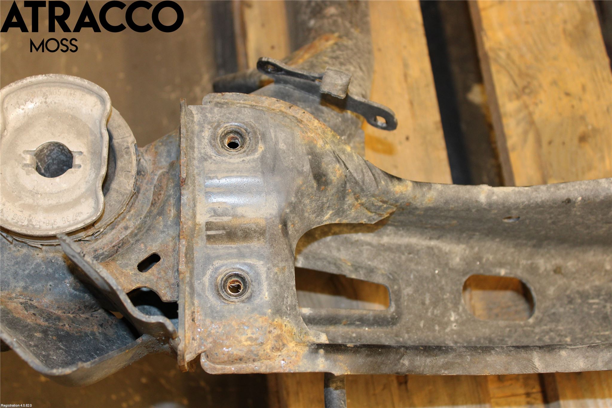 Audi A4/S4 B9 16-19 Bakaksel Feste Travers-Ramme