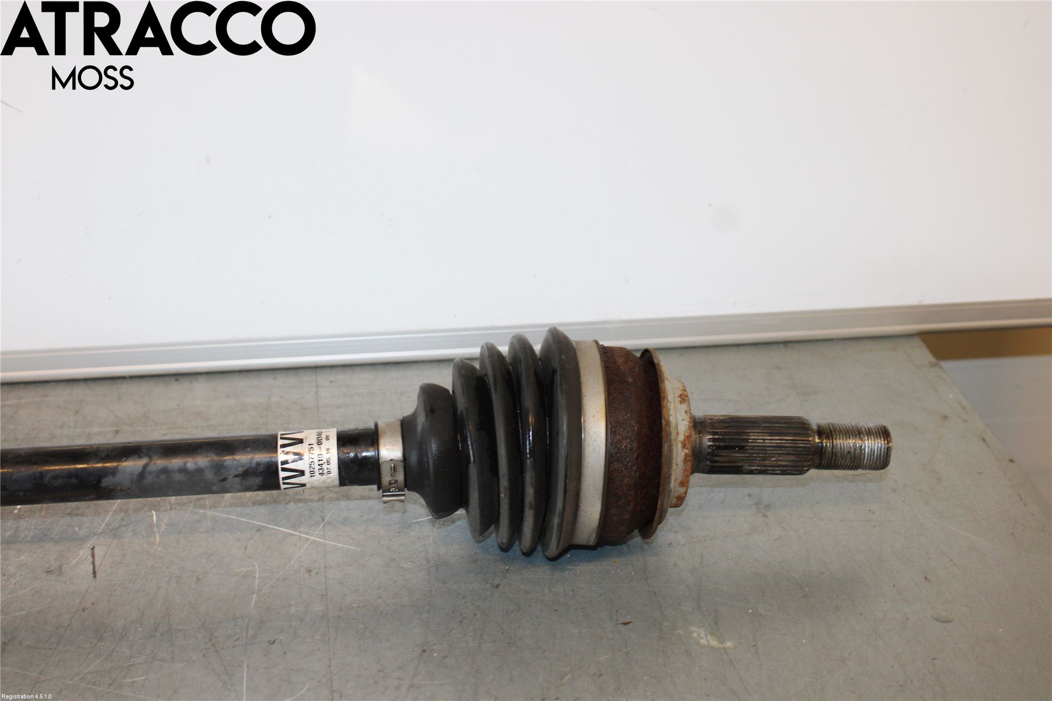 Toyota YARIS XP130 15-20 Drivaksel Foran Kompl Høyre