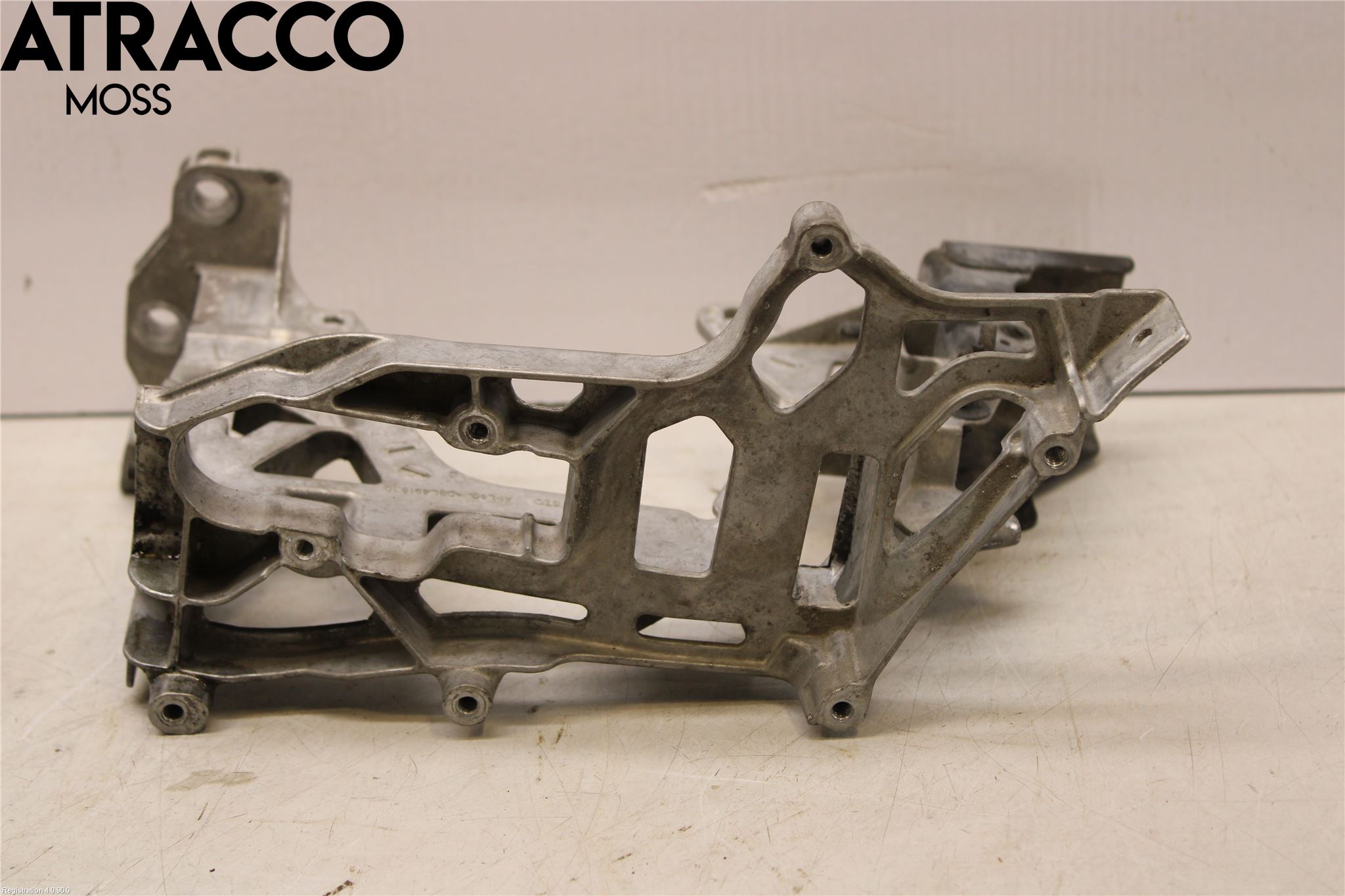 Mercedes-Benz MB C-KLASS (W205) 14-21 Frontlykt Holder-Feste