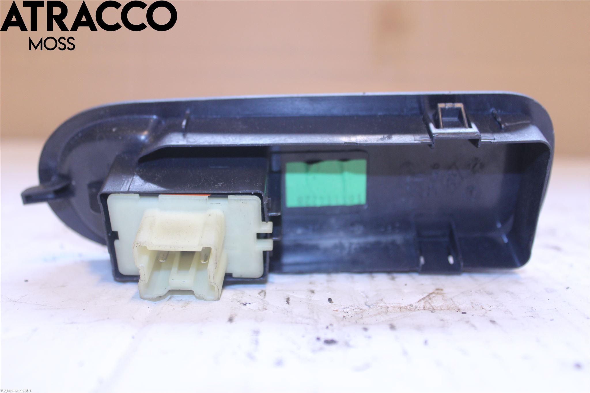 Dacia DUSTER 10-17 Bryter Vindusheis