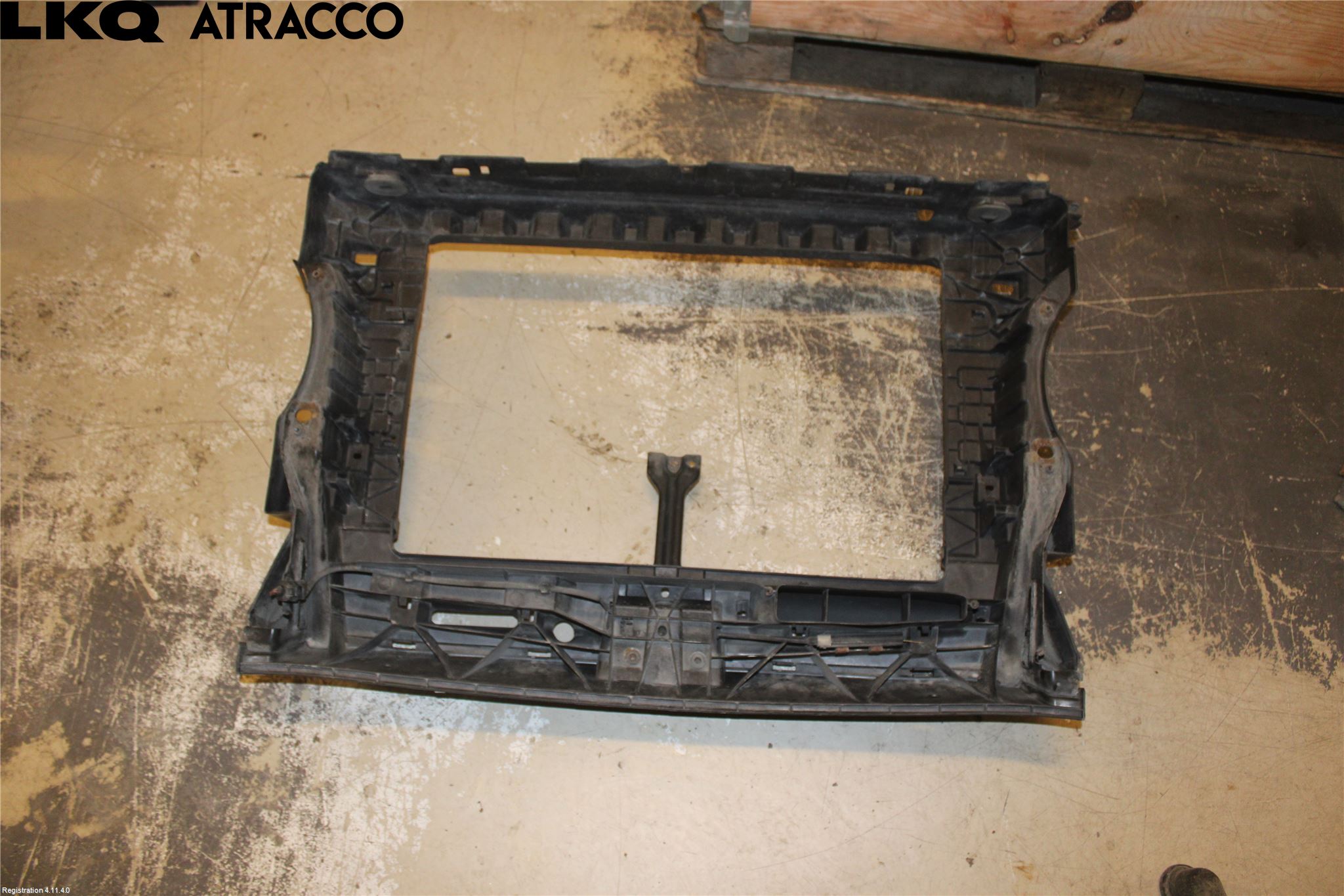 Volkswagen VW TOURAN 10-15 Radiator Feste - Ramme - Bjelk