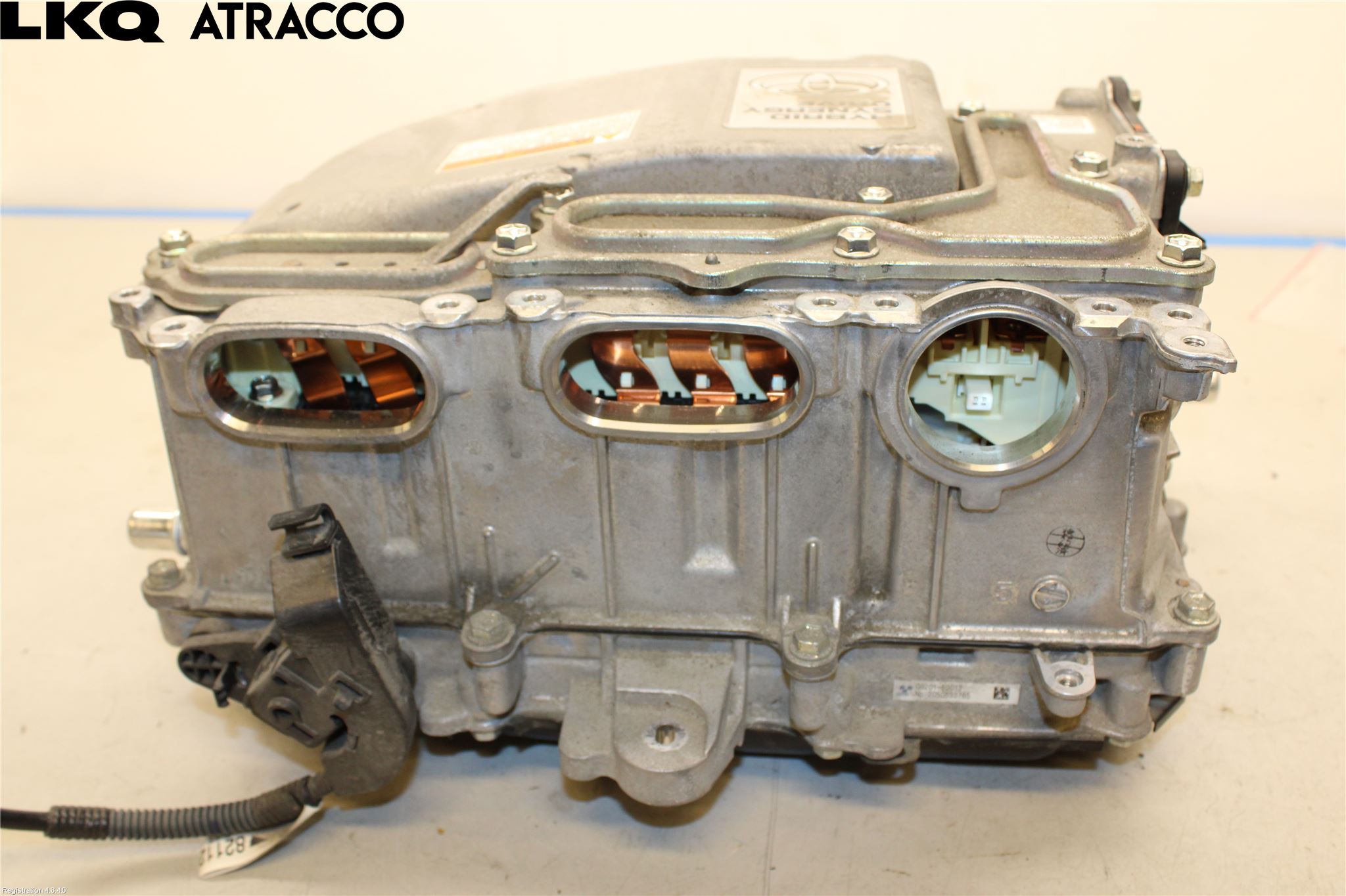 Toyota YARIS XP130 15-20 Inverter 12-)220V