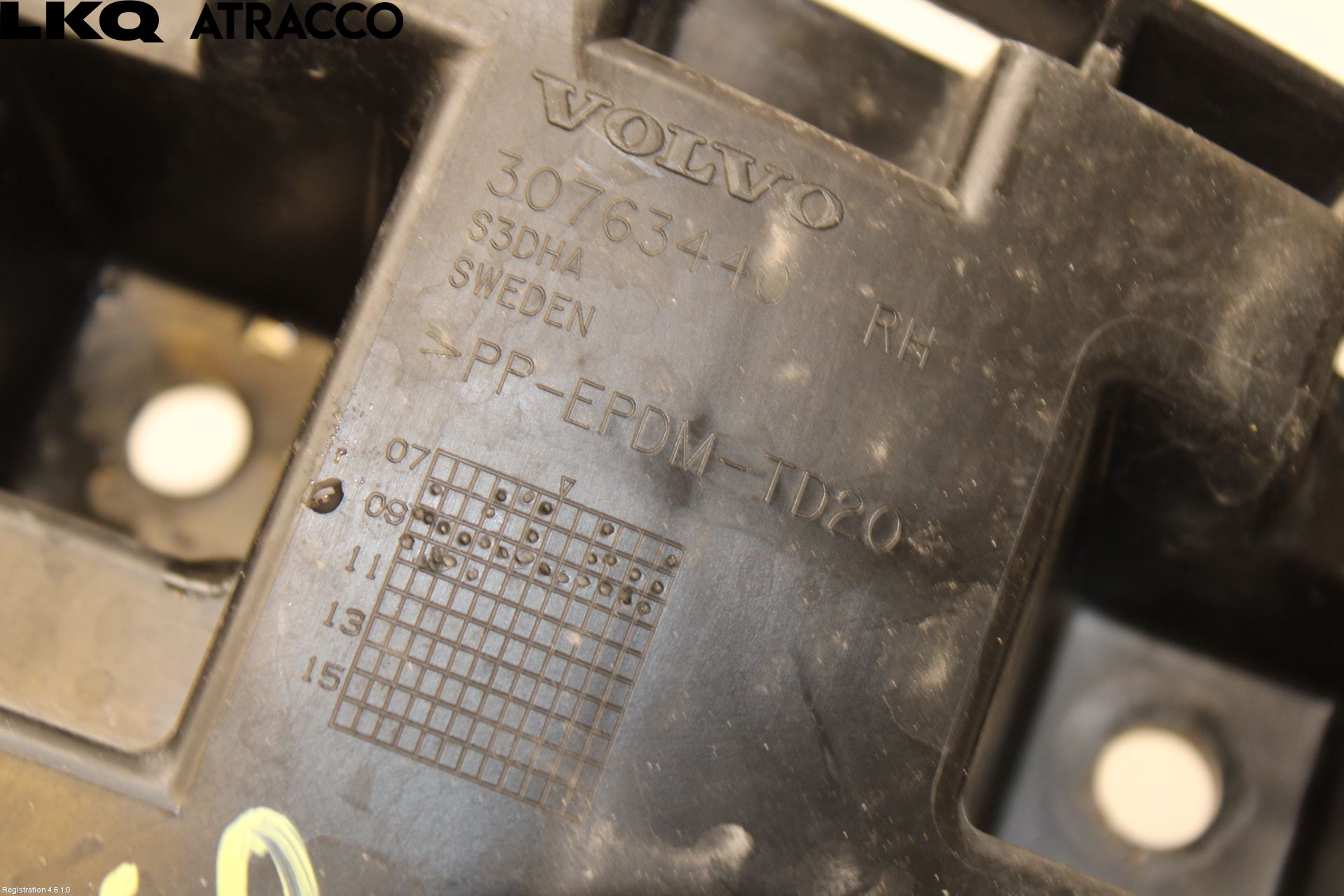 Volvo XC60 09-13 Støtfangerfeste Bak Høyre