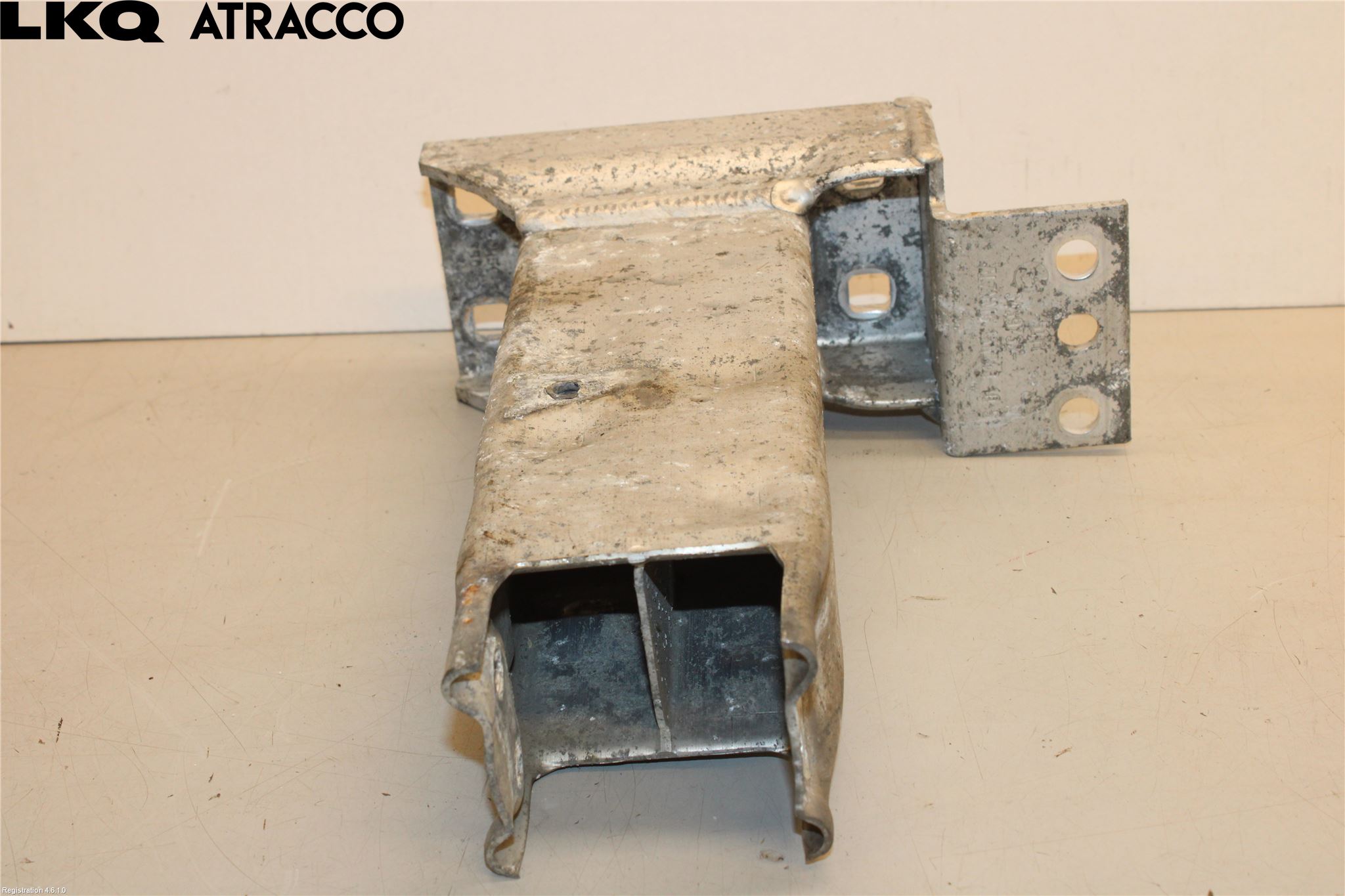 BMW X3 E83     03-10 Støtfanger Foran Feste