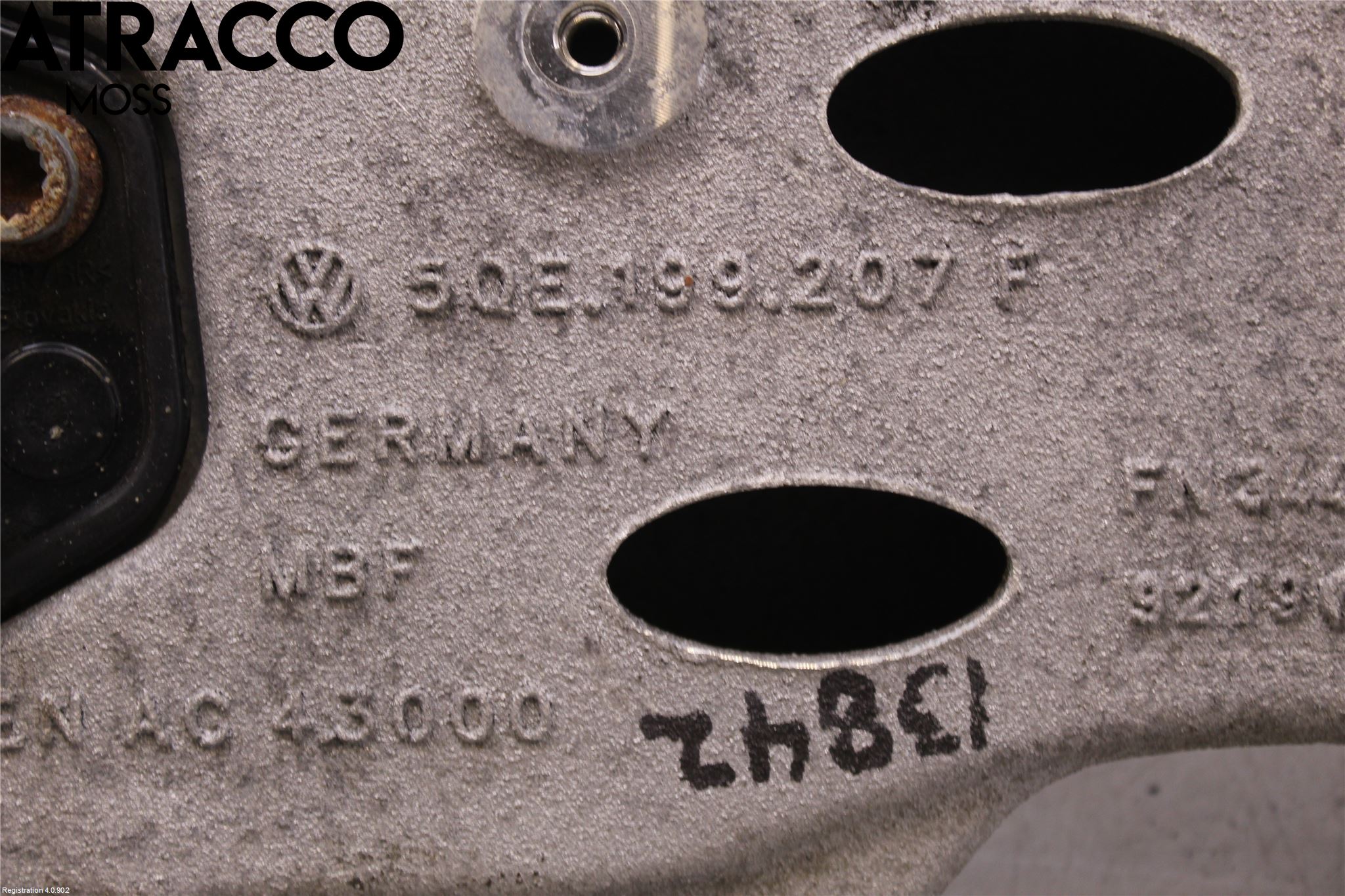 Volkswagen VW GOLF / E-GOLF VII 13-20 Motorbjelke (Langs Gående )