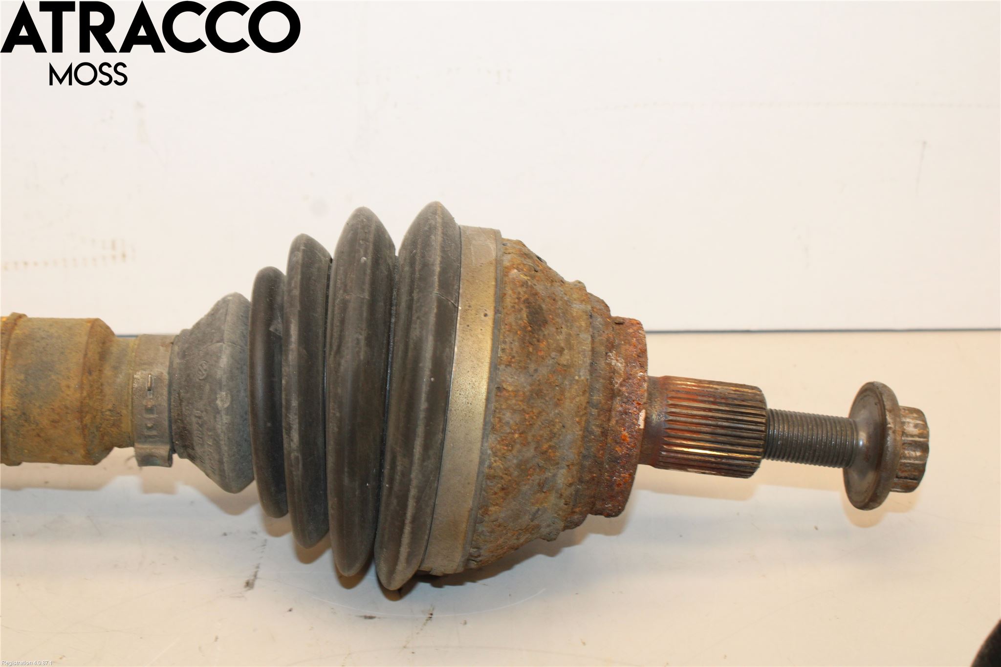 Volkswagen VW PASSAT 11-14 Drivaksel Foran Kompl Høyre