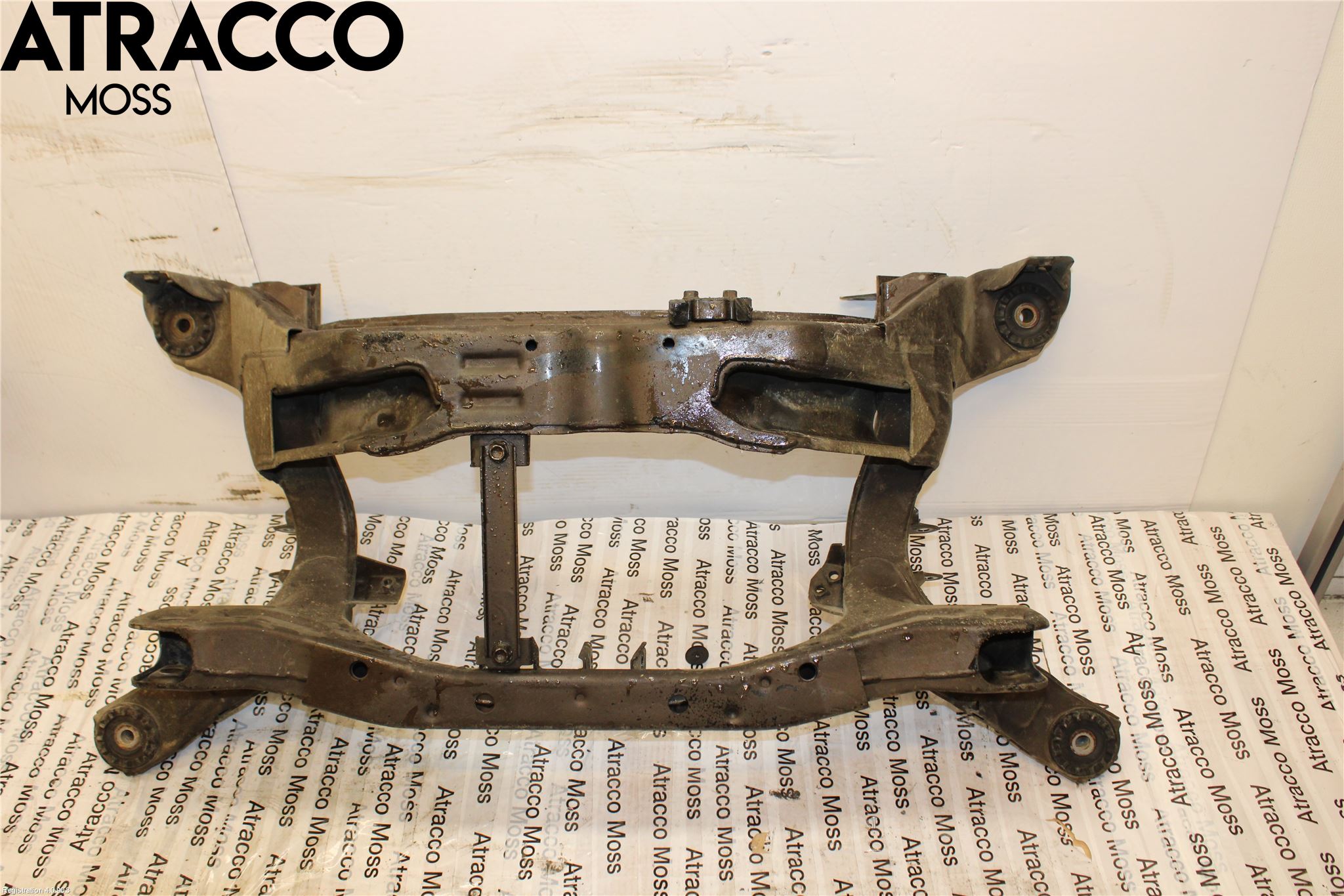 Mitsubishi ECLIPS CROSS Bakaksel Feste Travers-Ramme