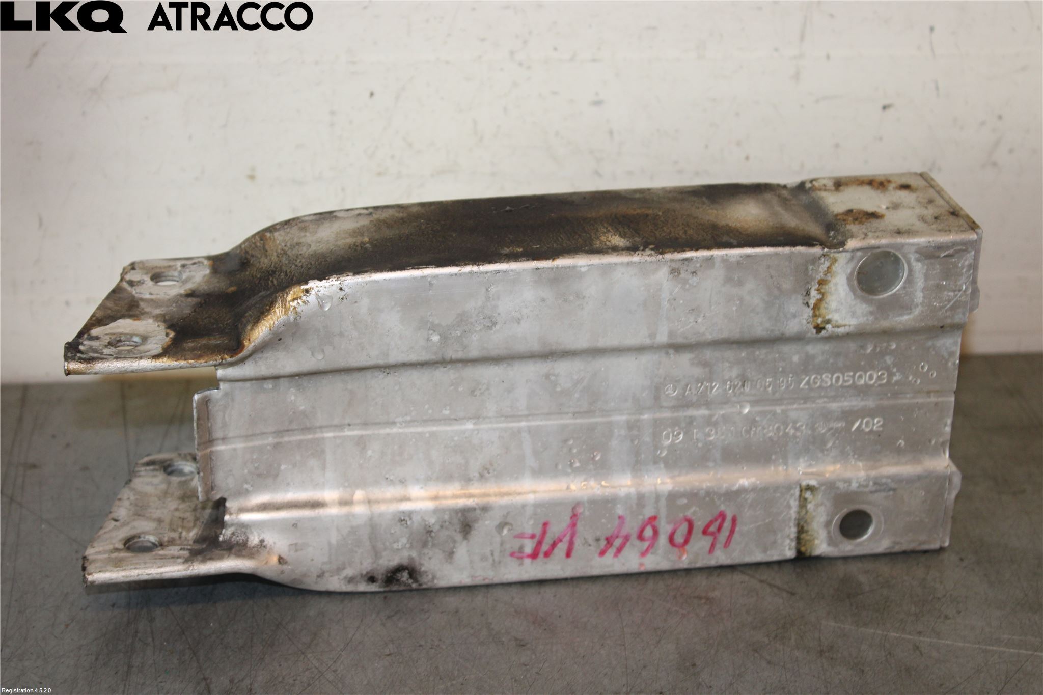 Mercedes-Benz MB E-KLASS (W212) 09-16 Støtfanger Foran Feste