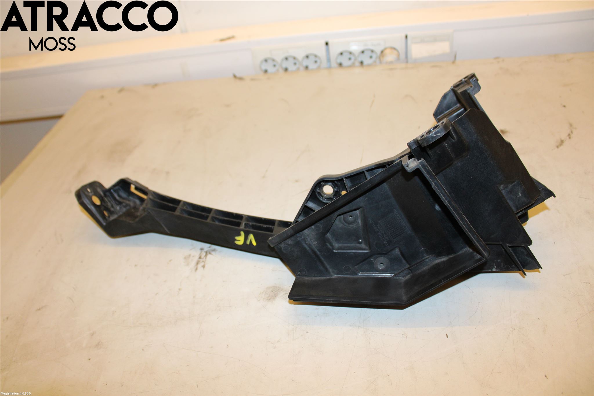 Honda CR-V 13-18 Frontlykt Holder-Feste