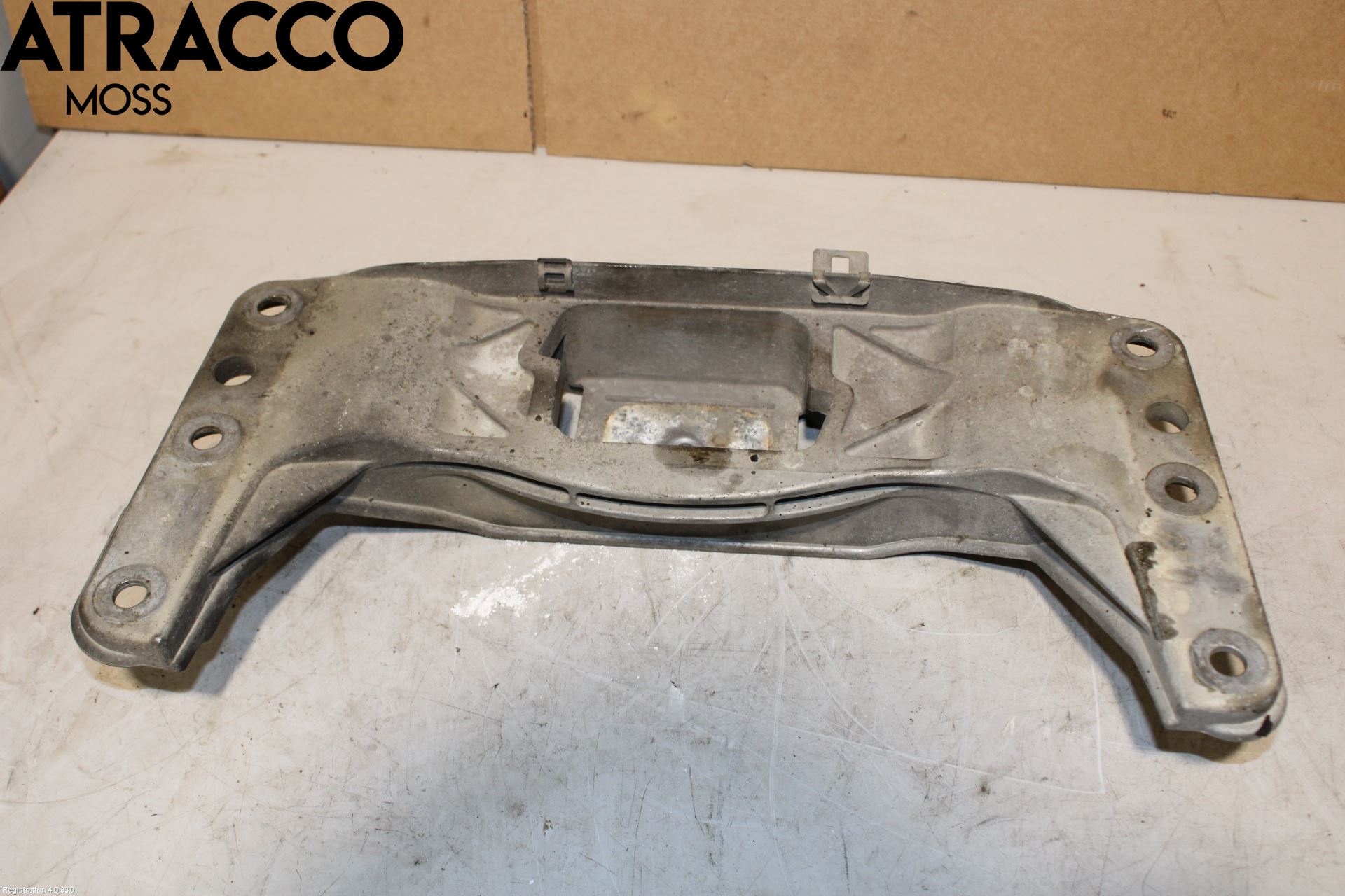 BMW 5 E60/61 Sed/Tou 02-10 Gearkasse Bjelke - Travers