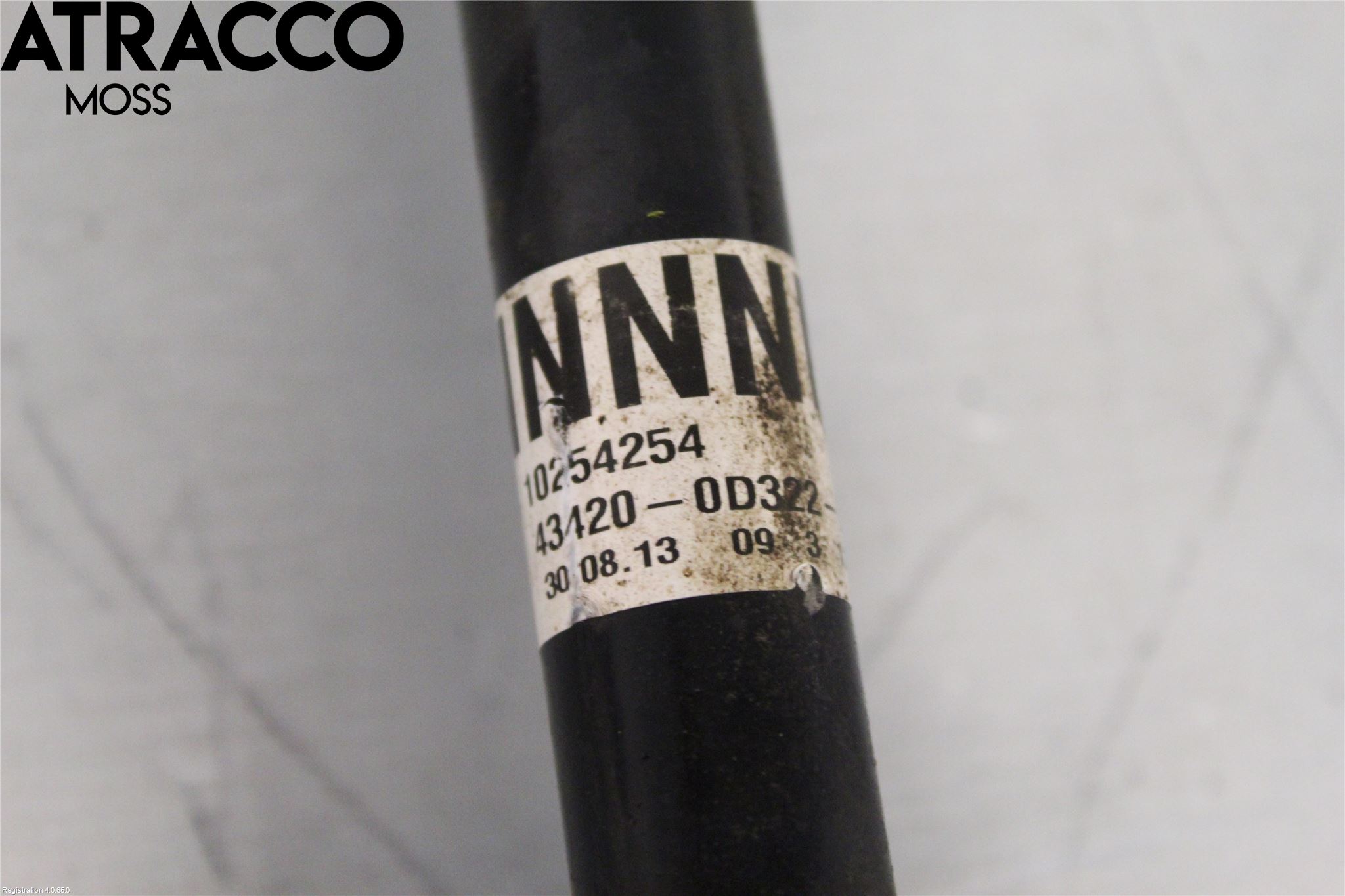 Toyota YARIS XP130 12-14 Drivaksel Foran Kompl Venstre