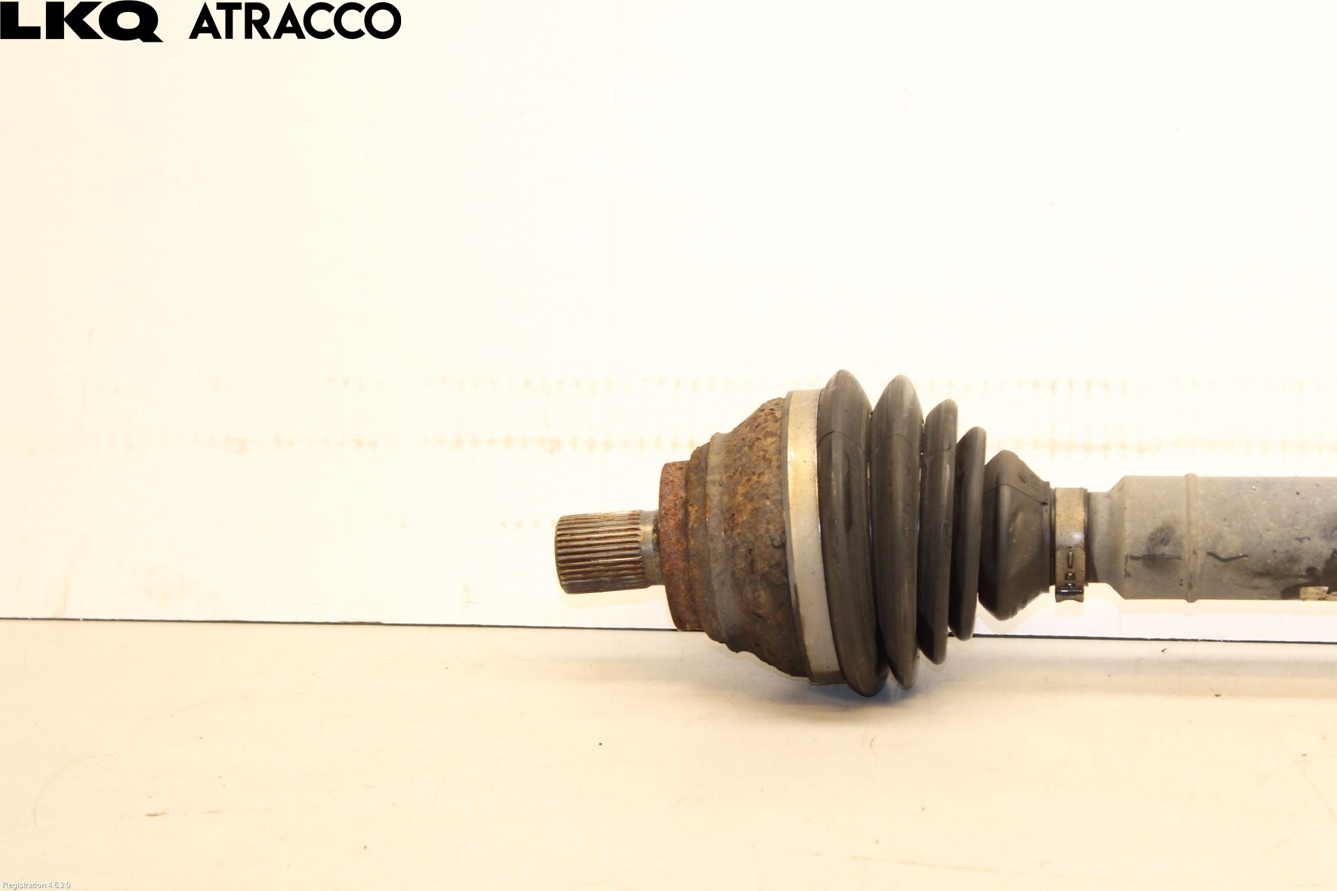 Volkswagen VW PASSAT 11-14 Drivaksel Foran Kompl Høyre