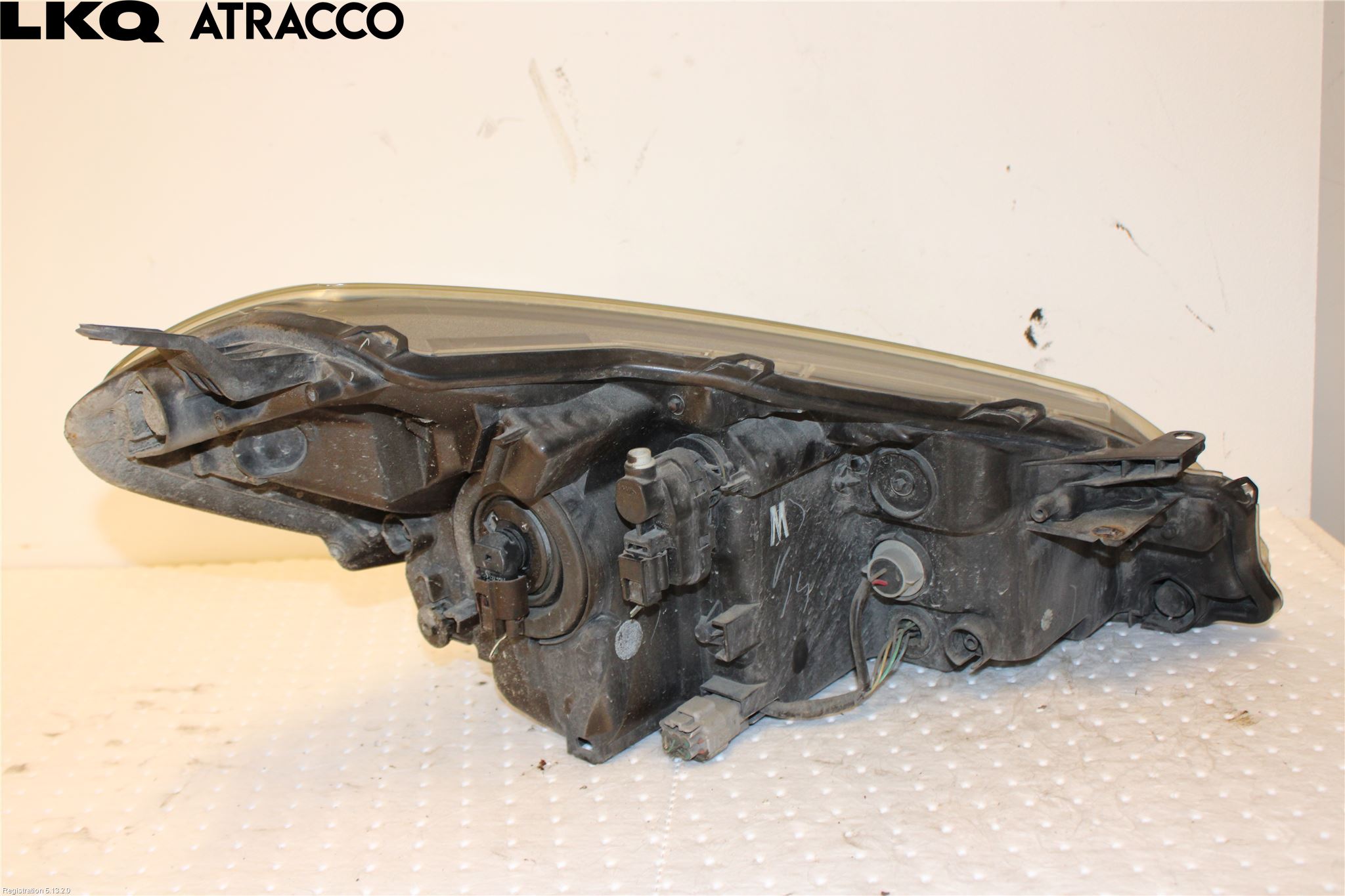 Toyota YARIS XP130 12-14 Frontlykt Venstre