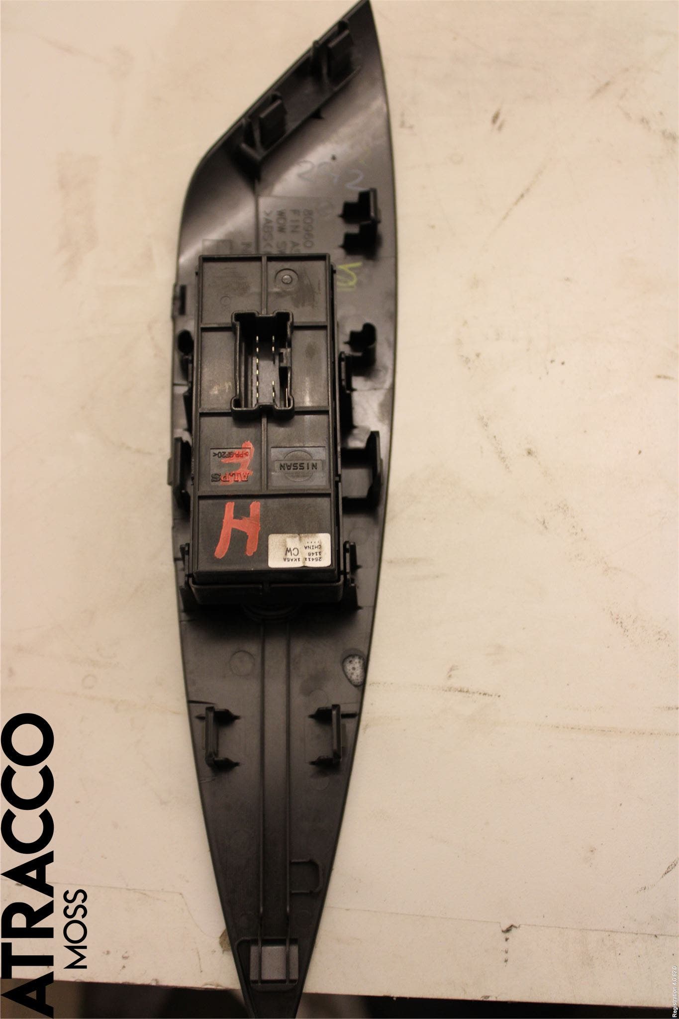 Nissan LEAF 11-17 Bryter Vindusheis