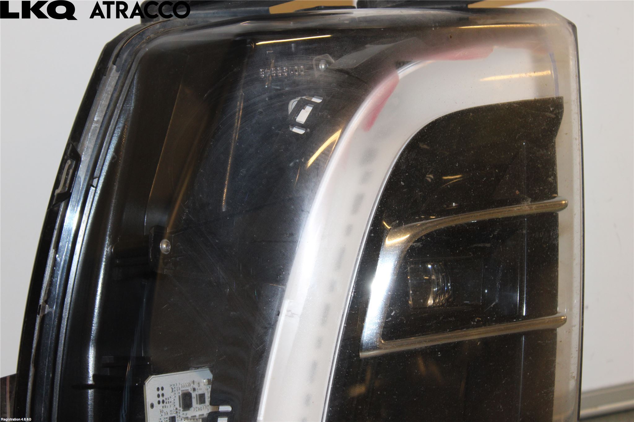 Tesla MODEL X 16- Frontlykt-Kurve-Tåkelys