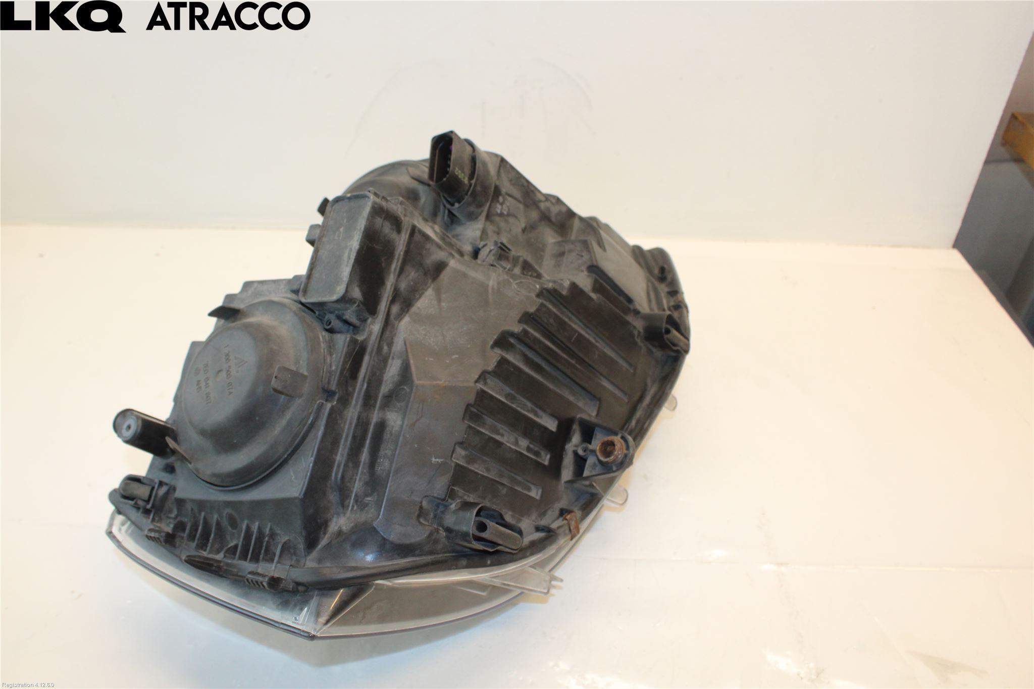 Volkswagen VW TRANSP/CARAVELLE (T5) 04-15 Frontlykt Venstre