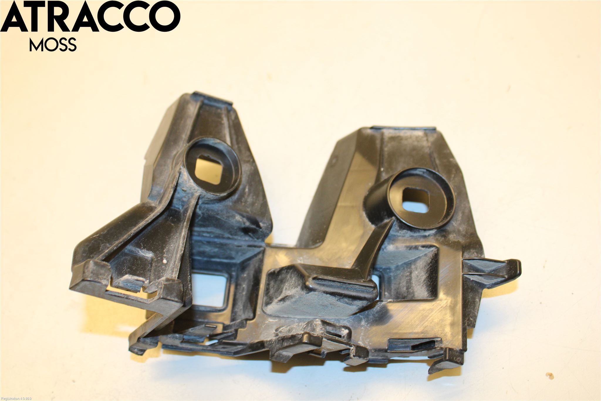 Volkswagen VW PASSAT 15-19 Støtfangerfeste Bak Høyre