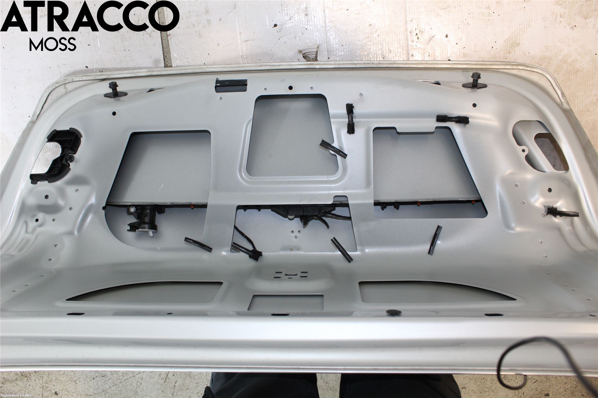 Mercedes-Benz MB E-KLASS (W212) 09-16 Bakluke Koffertlokk