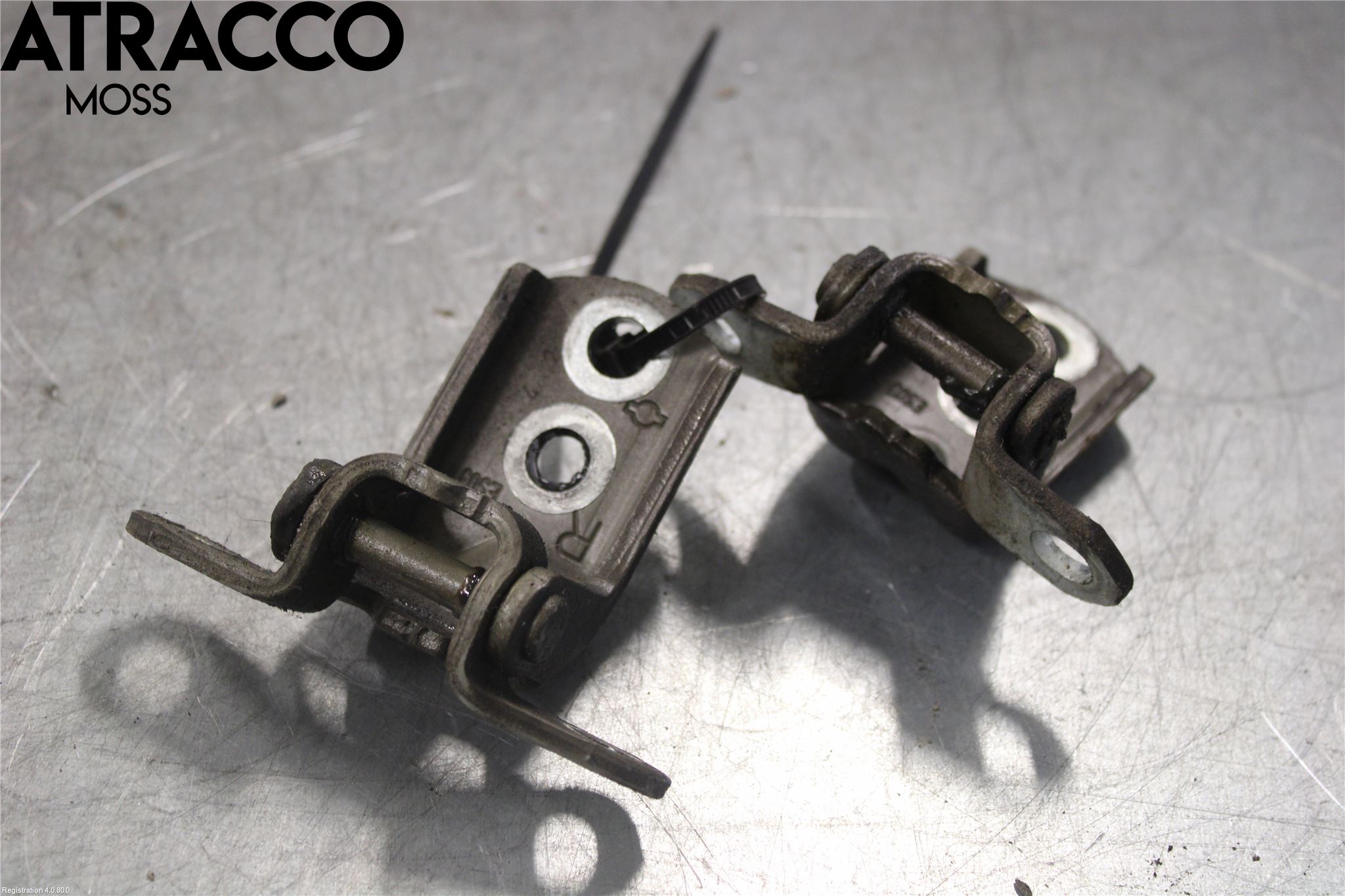 Nissan QASHQAI 14-17 Dørhengsel