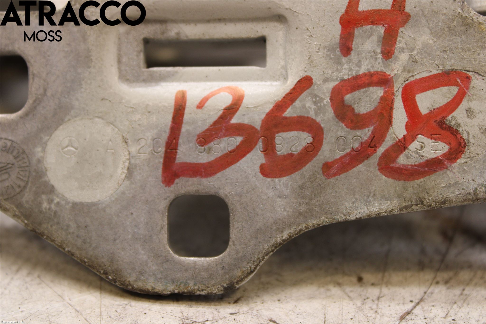 Mercedes-Benz MB C-KLASS (W204) 07-15 Panser Hengsel - Hengsler