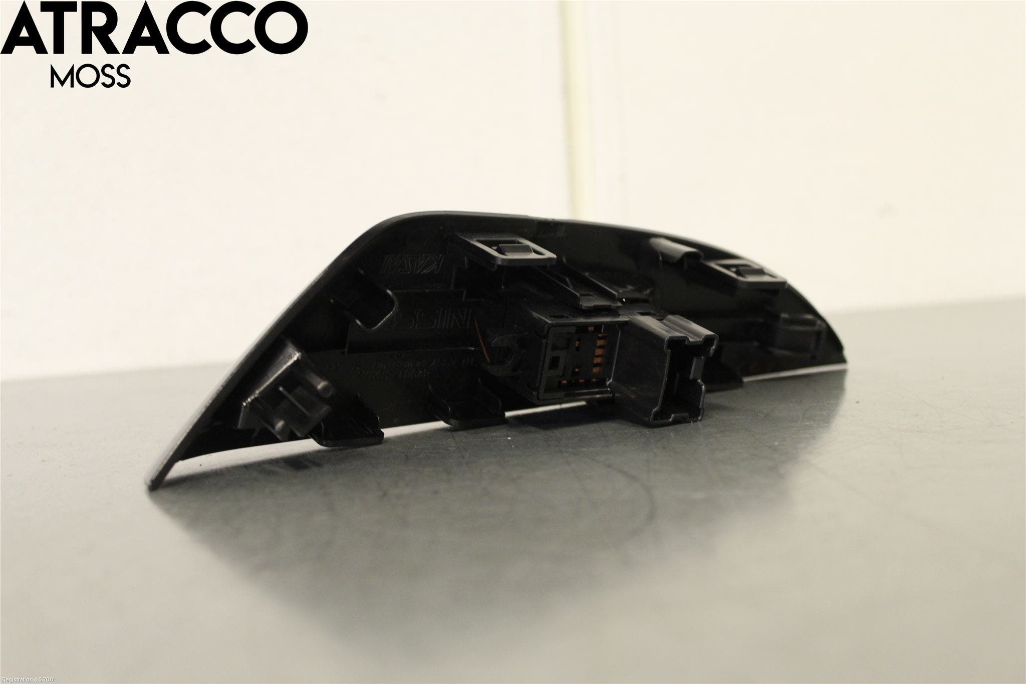 Nissan LEAF 11-17 Bryter Vindusheis