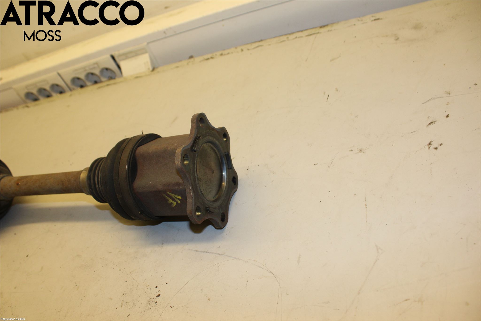 Volkswagen VW PASSAT 15-19 Drivaksel Foran Kompl Venstre