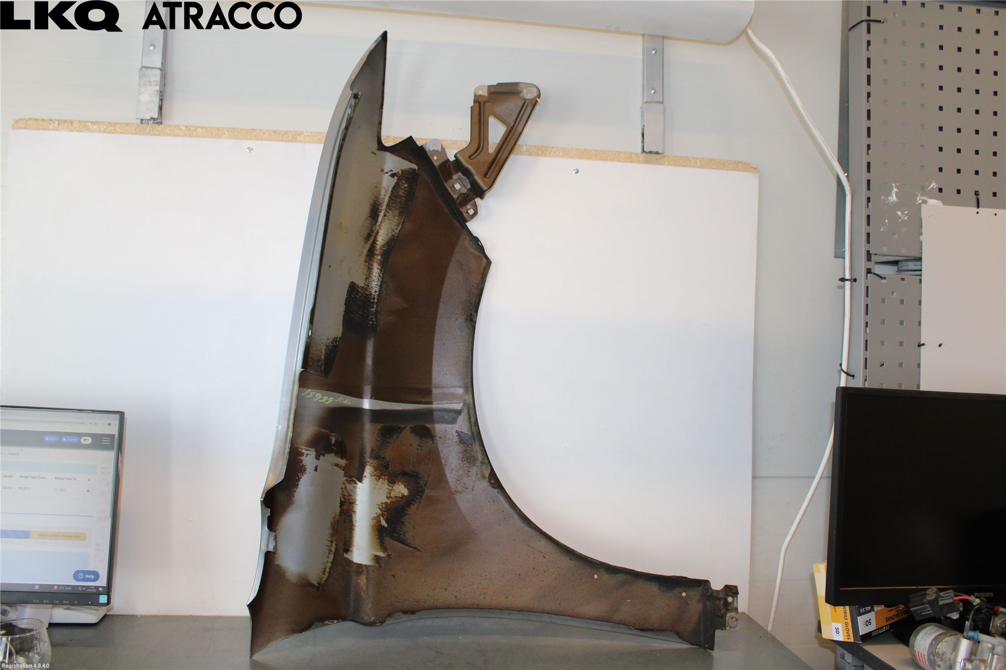 Mitsubishi OUTLANDER 13-21 Skjerm Foran Høyre