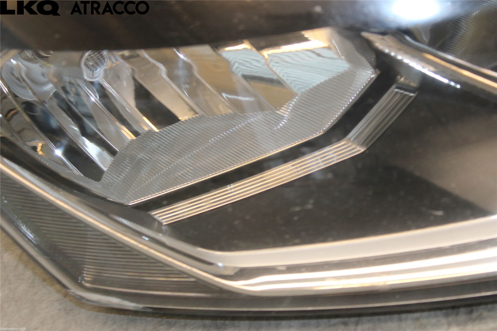 Volkswagen VW POLO 10-17 Frontlykt Høyre