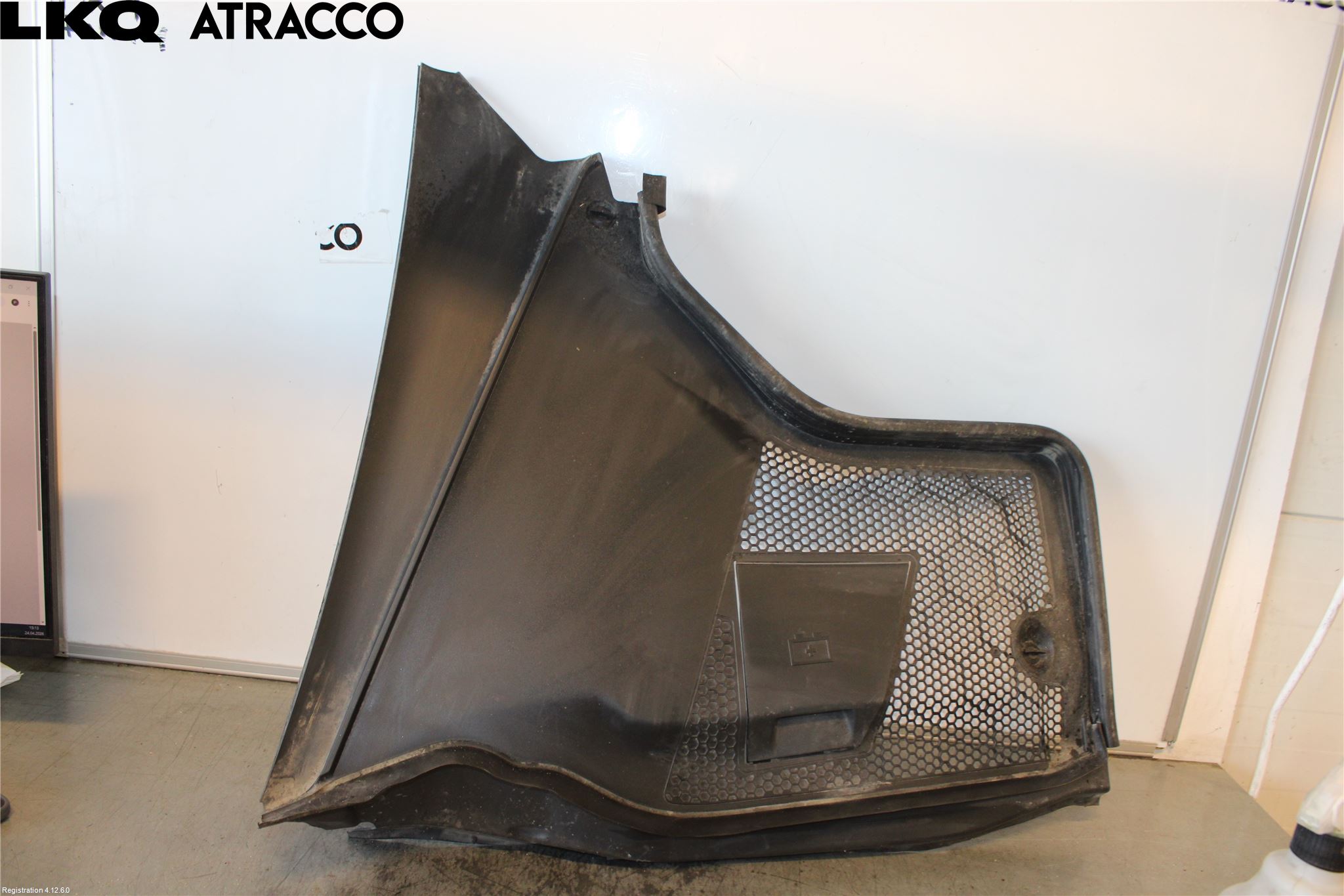 Mercedes-Benz MB C-KLASS (W205) 14-21 Visker Deksel-Grill-Under Frr