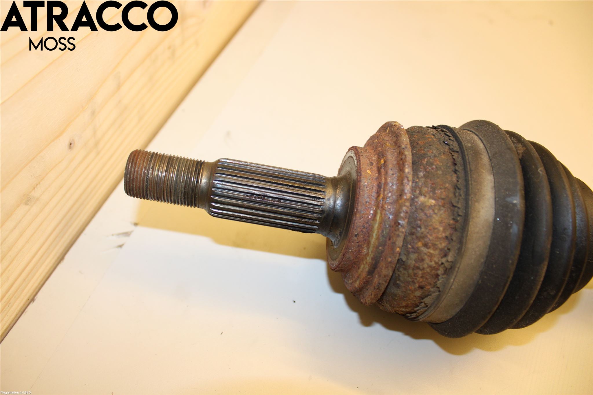 Toyota YARIS XP130 12-14 Drivaksel Foran Kompl Høyre