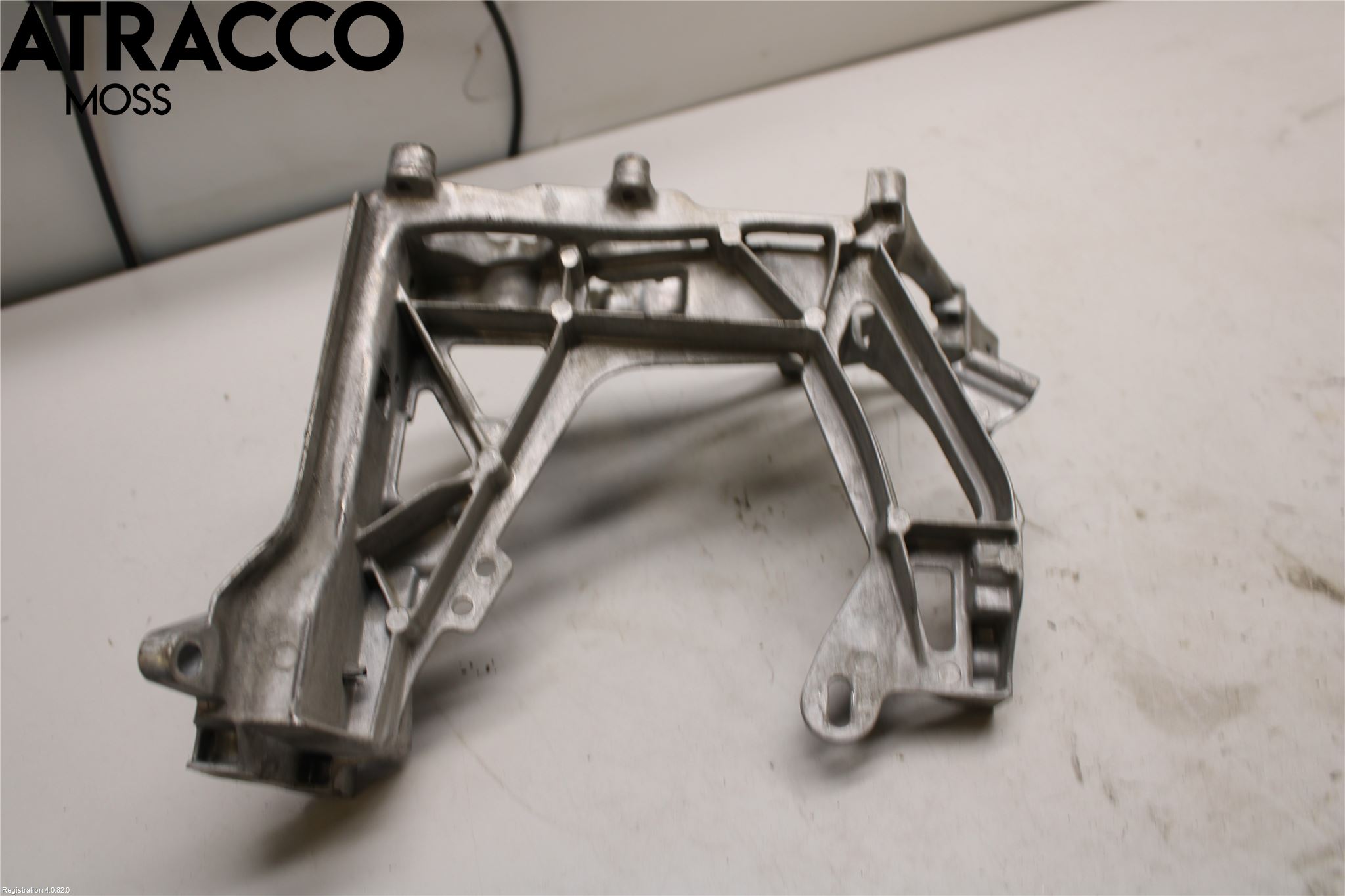 Mercedes-Benz MB C-KLASS (W205) 14-21 Frontlykt Holder-Feste