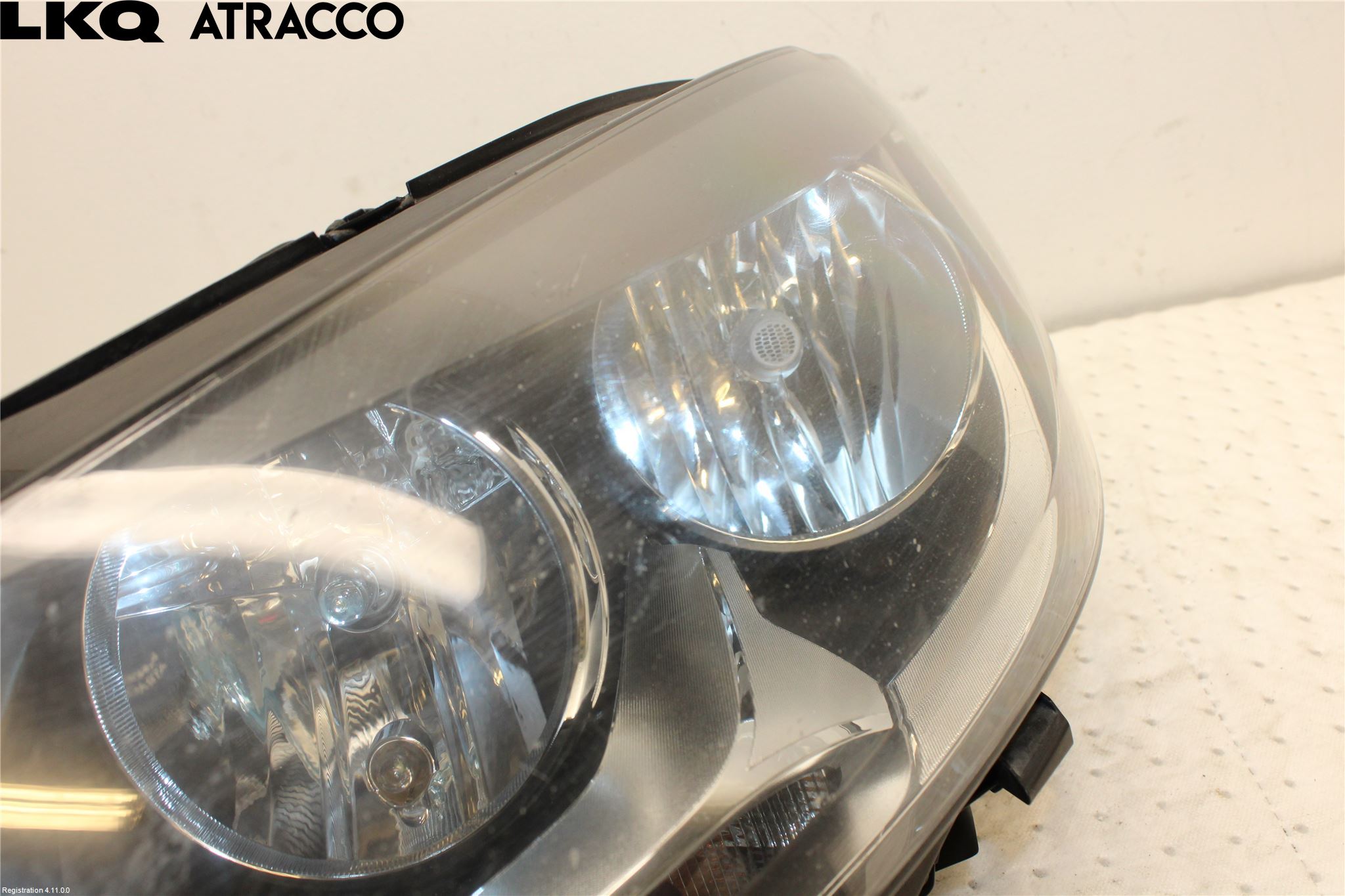 Volkswagen VW TOURAN 10-15 Frontlykt Venstre