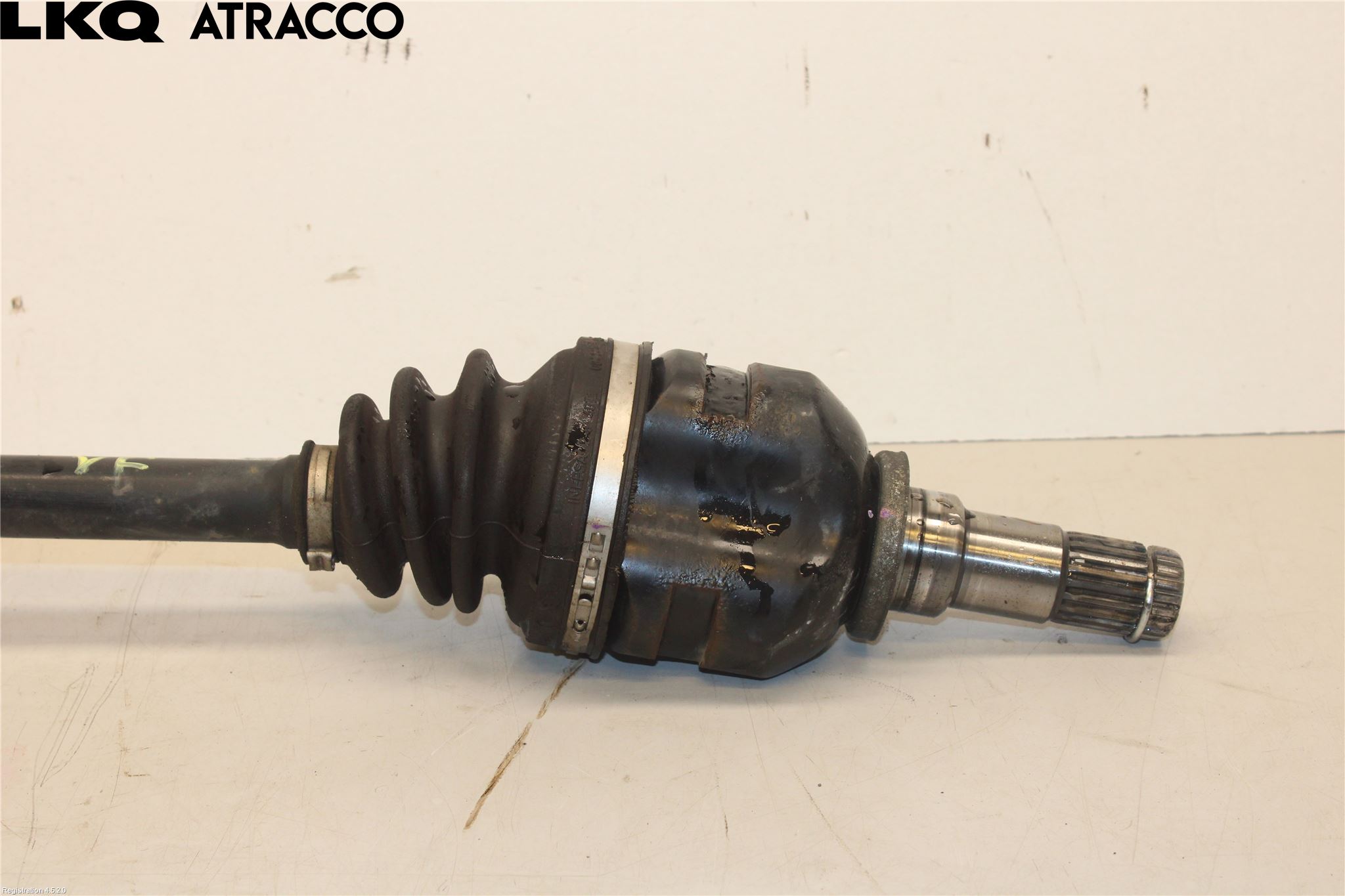 Toyota YARIS XP130 15-20 Drivaksel Foran Kompl Venstre