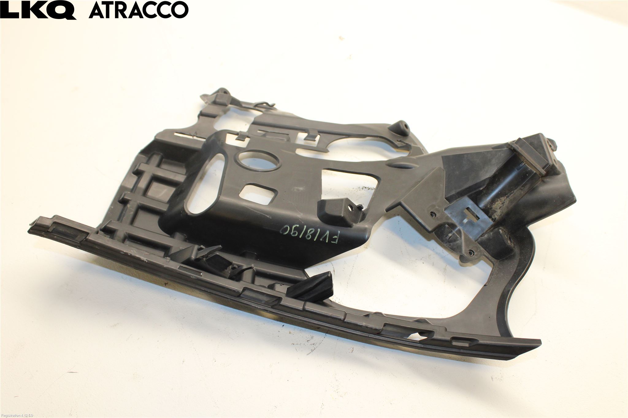 Volvo V60 14-18 Støtfanger Foran Feste