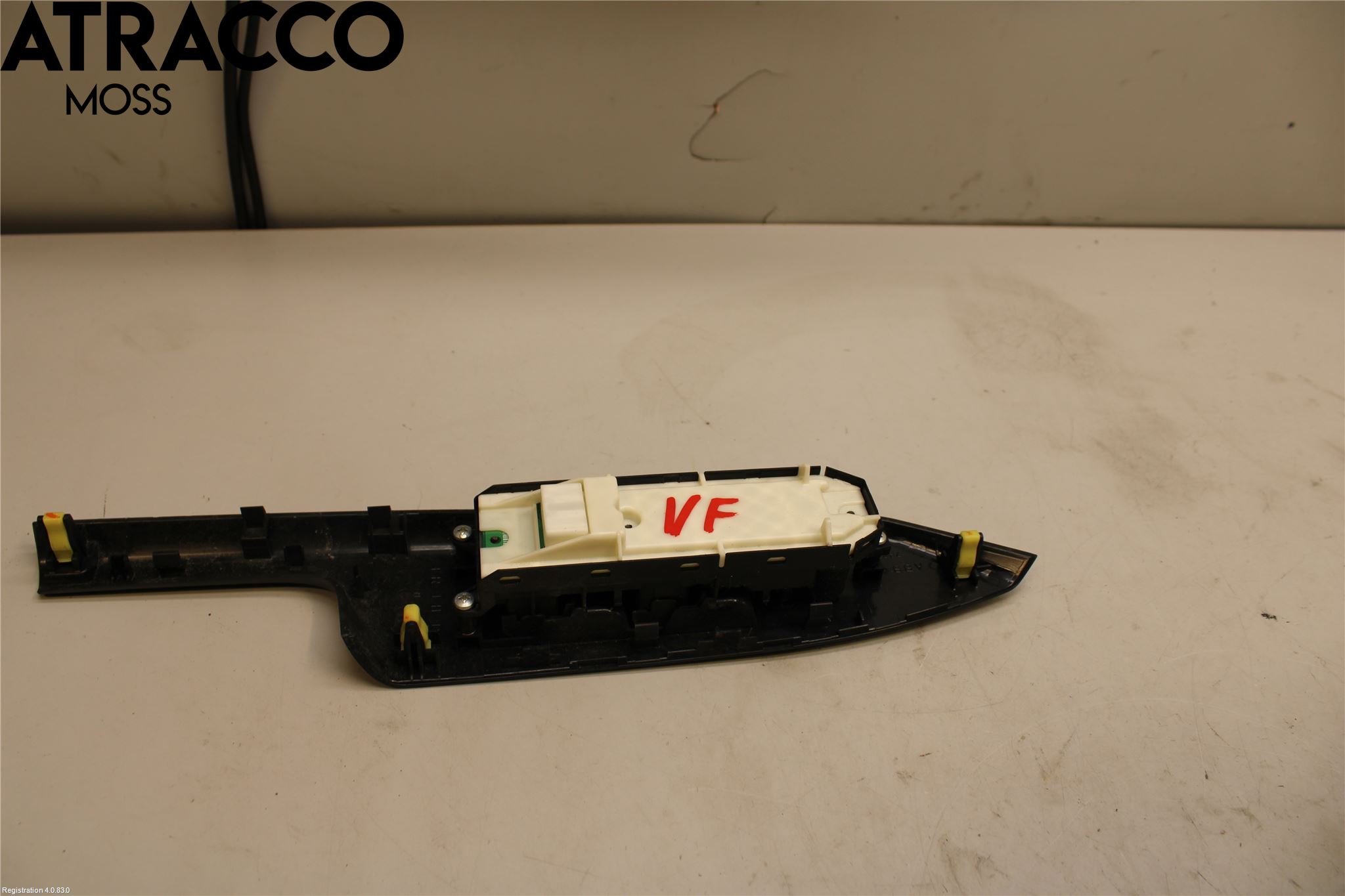 Lexus CT 200h Bryter Vindusheis