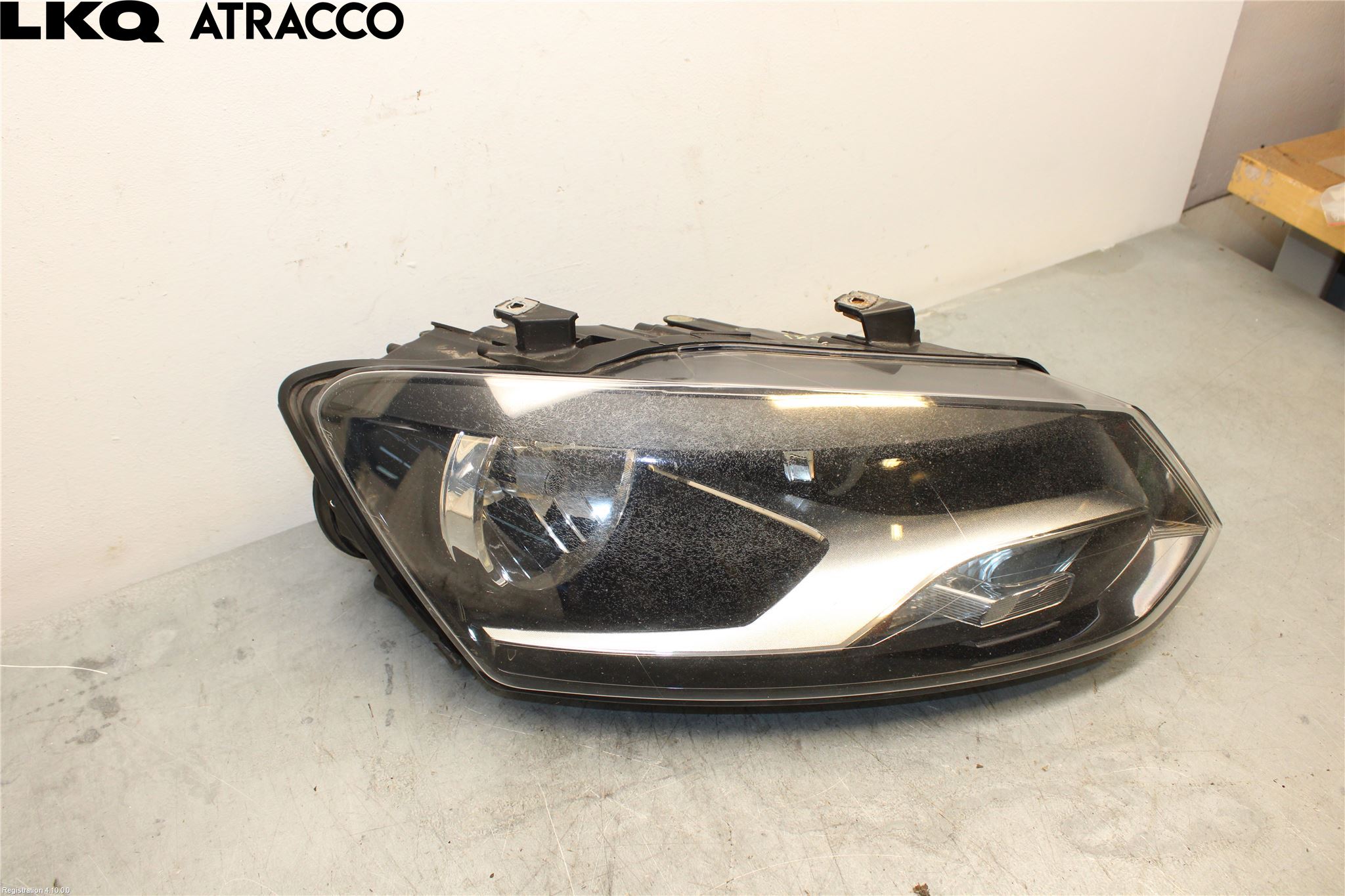 Volkswagen VW POLO 10-17 Frontlykt Hus Høyre