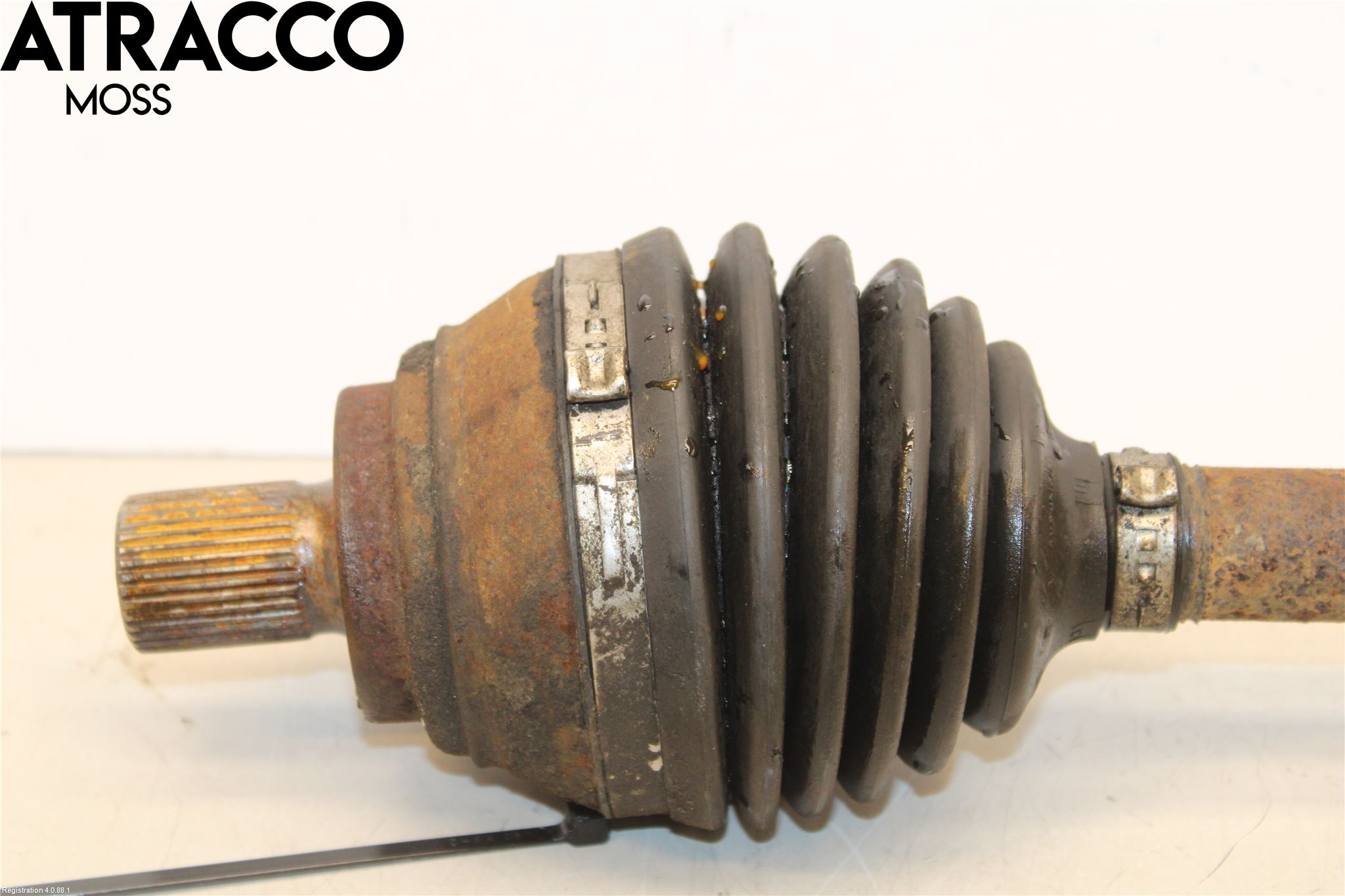 Volkswagen VW TOURAN 10-15 Drivaksel Foran Kompl Venstre