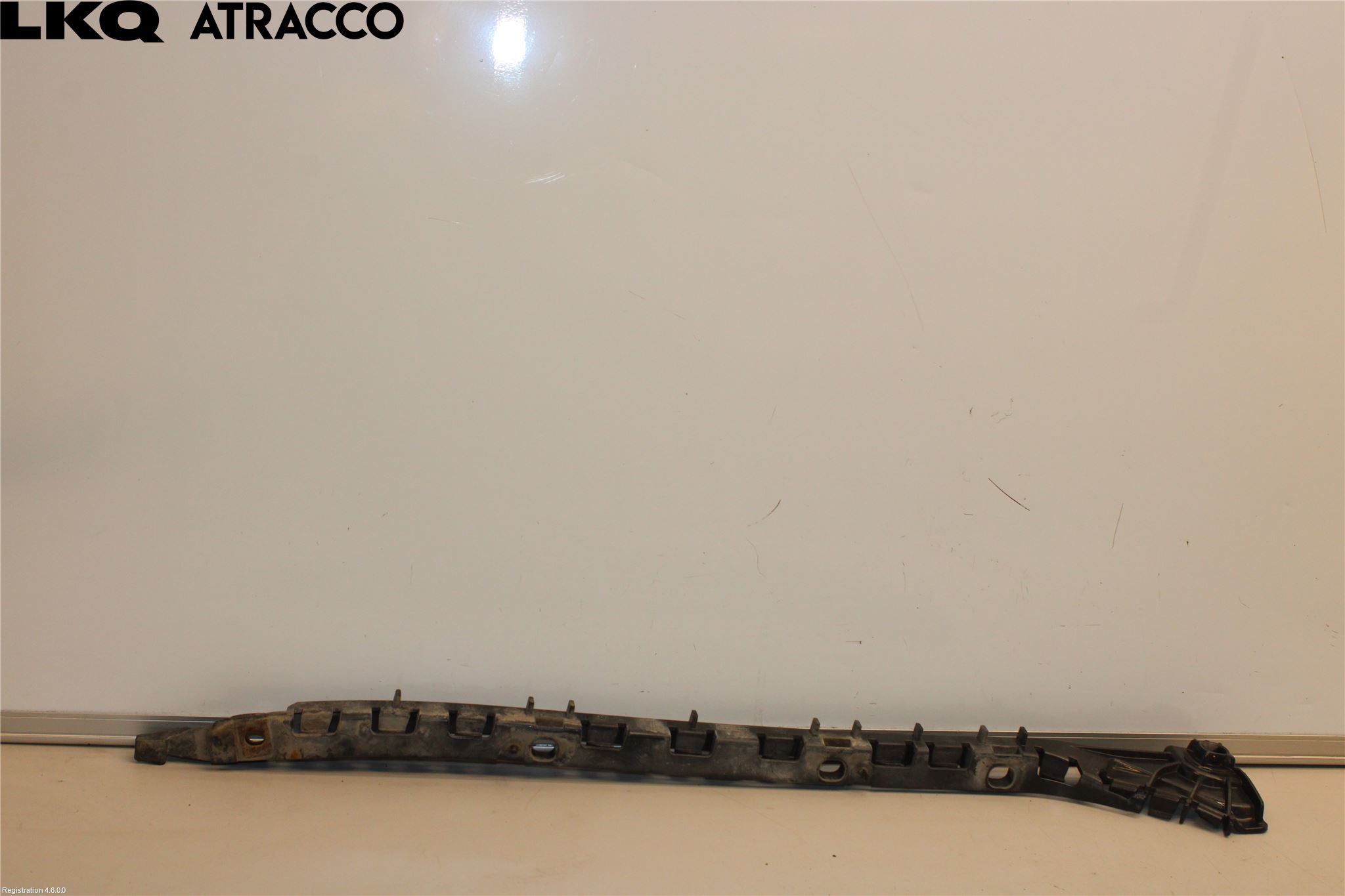 Mercedes-Benz MB E-KLASS (W212) 09-16 Støtfanger Bak Feste